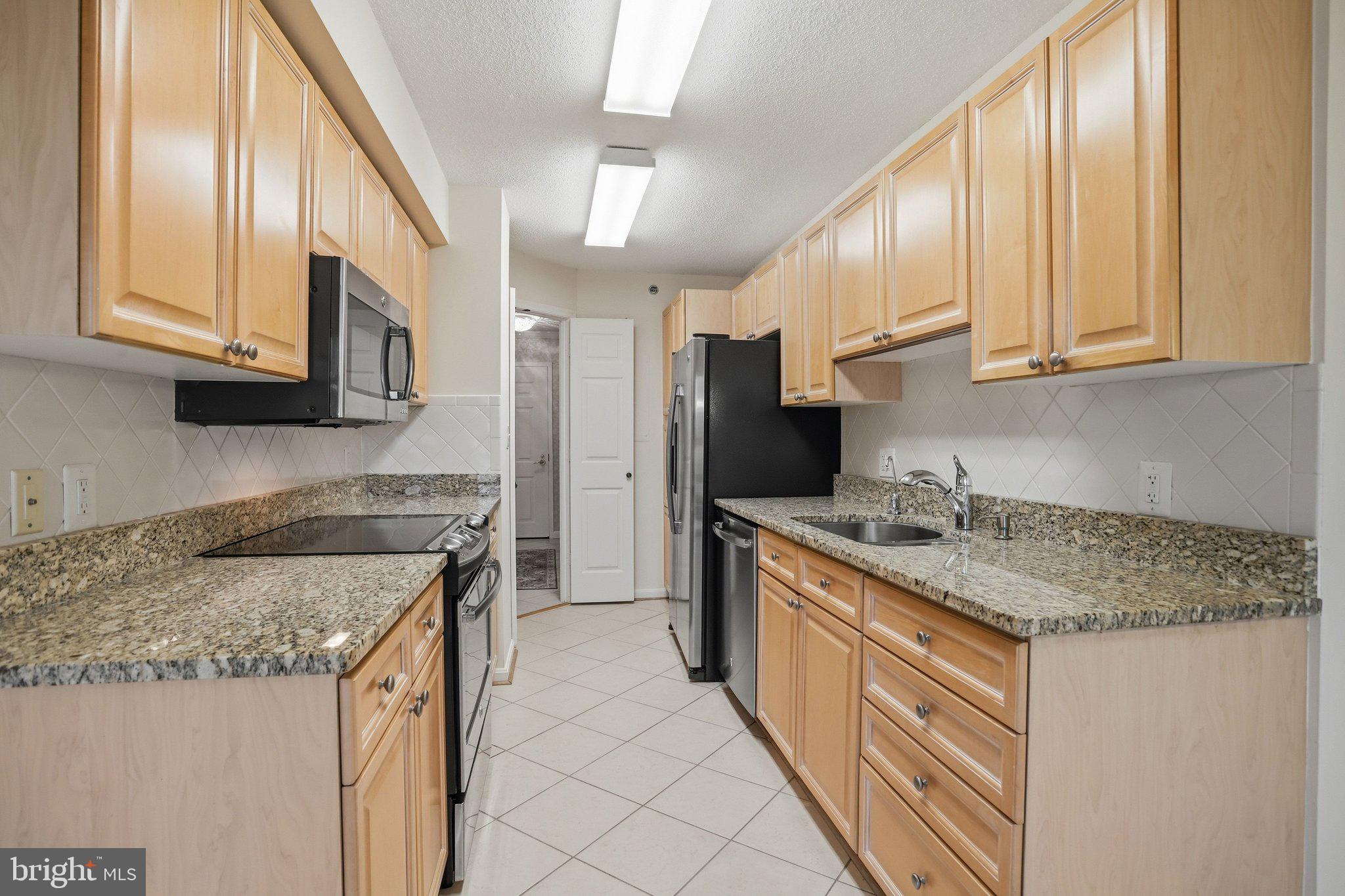 LANSDOWNE WOODS - Residential