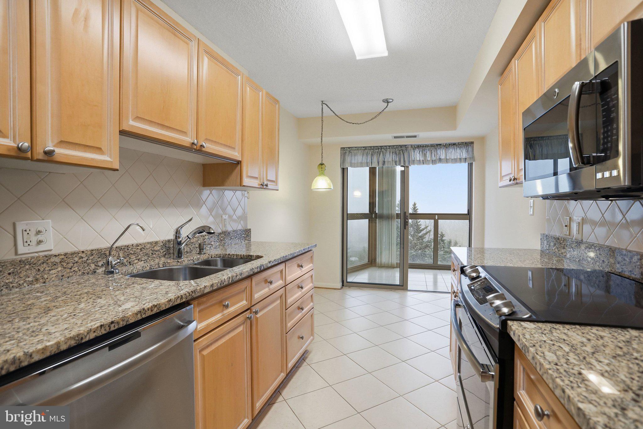 LANSDOWNE WOODS - Residential