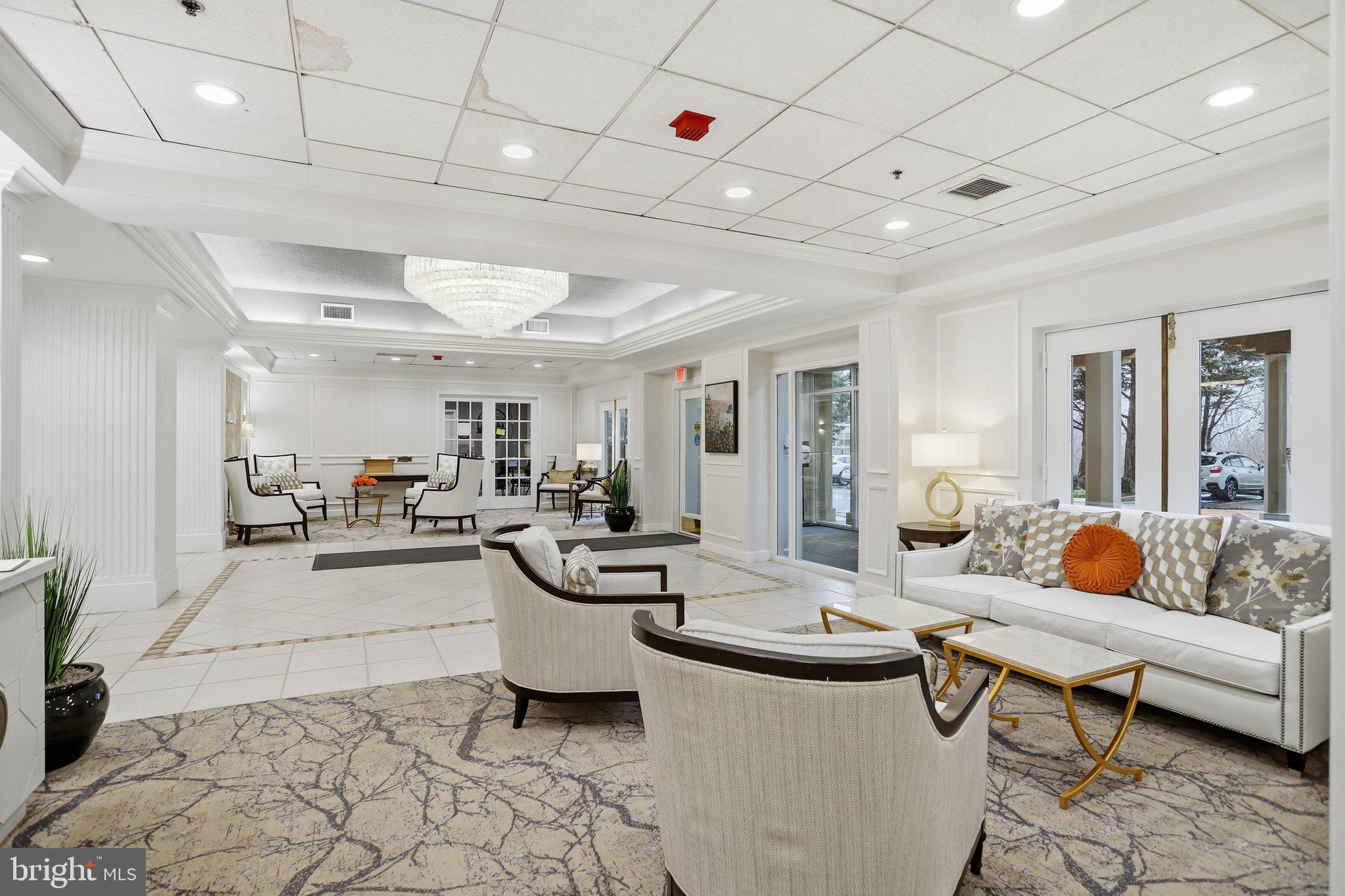 LANSDOWNE WOODS - Residential