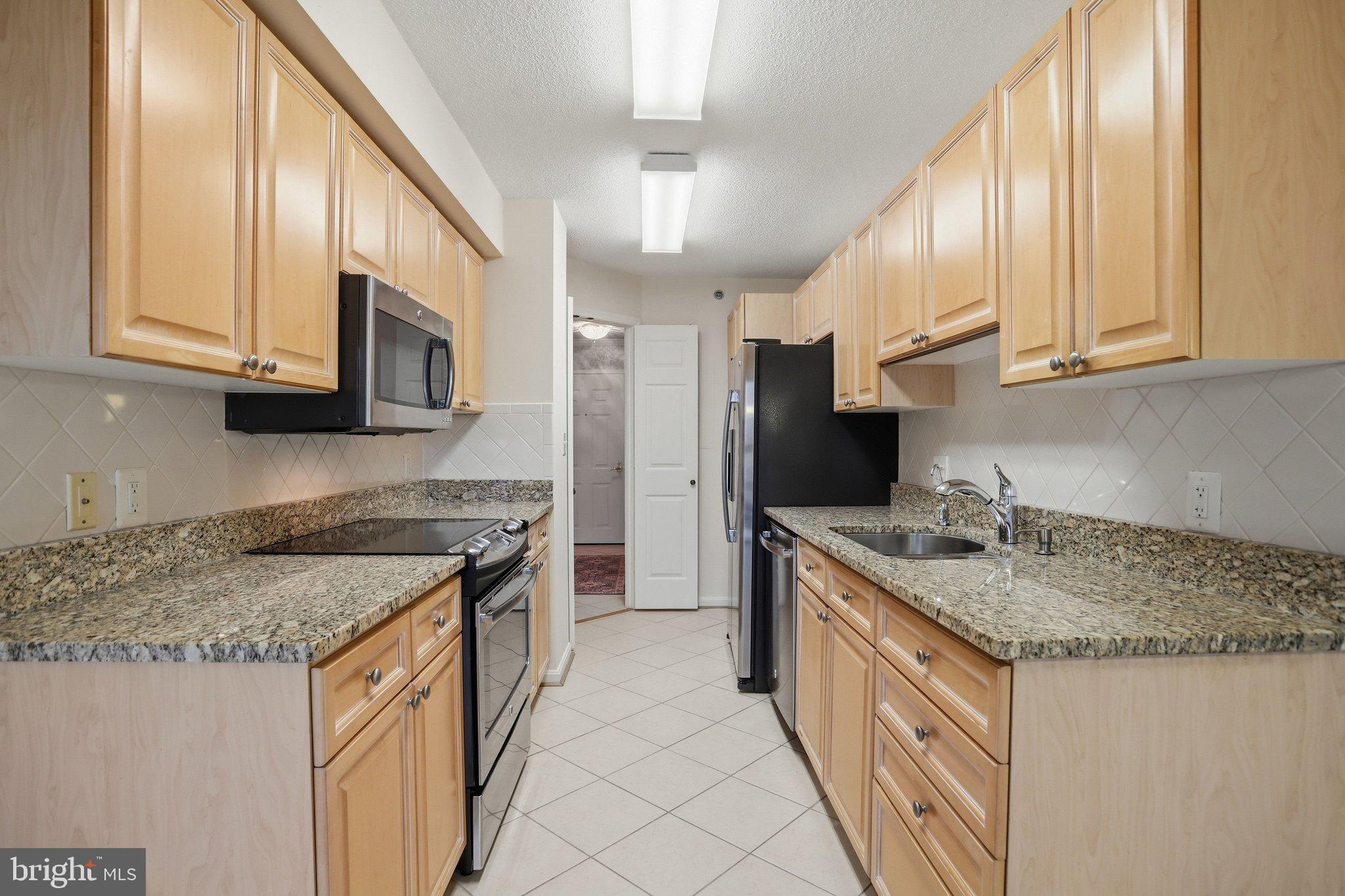 LANSDOWNE WOODS - Residential