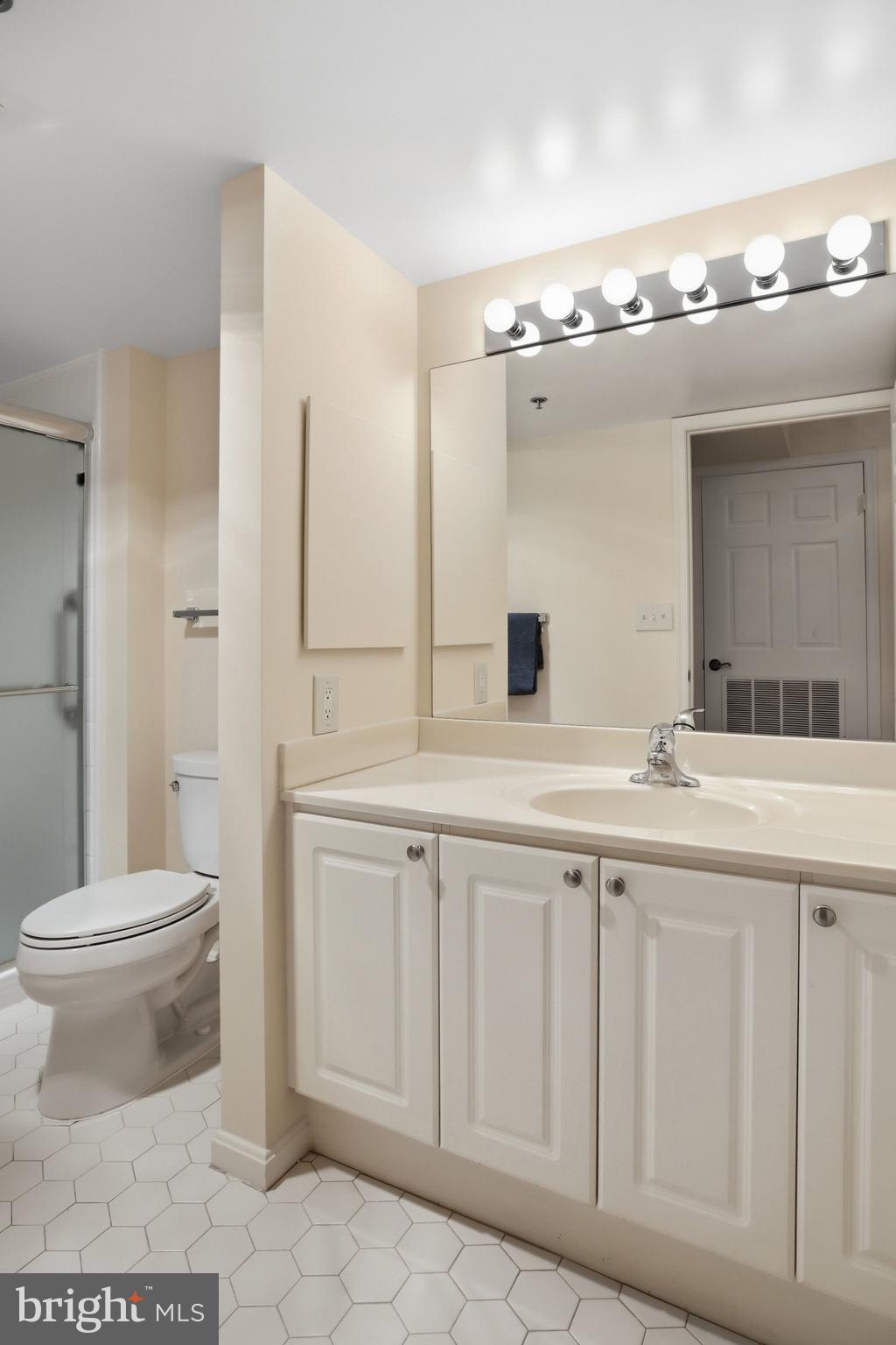 LANSDOWNE WOODS - Residential