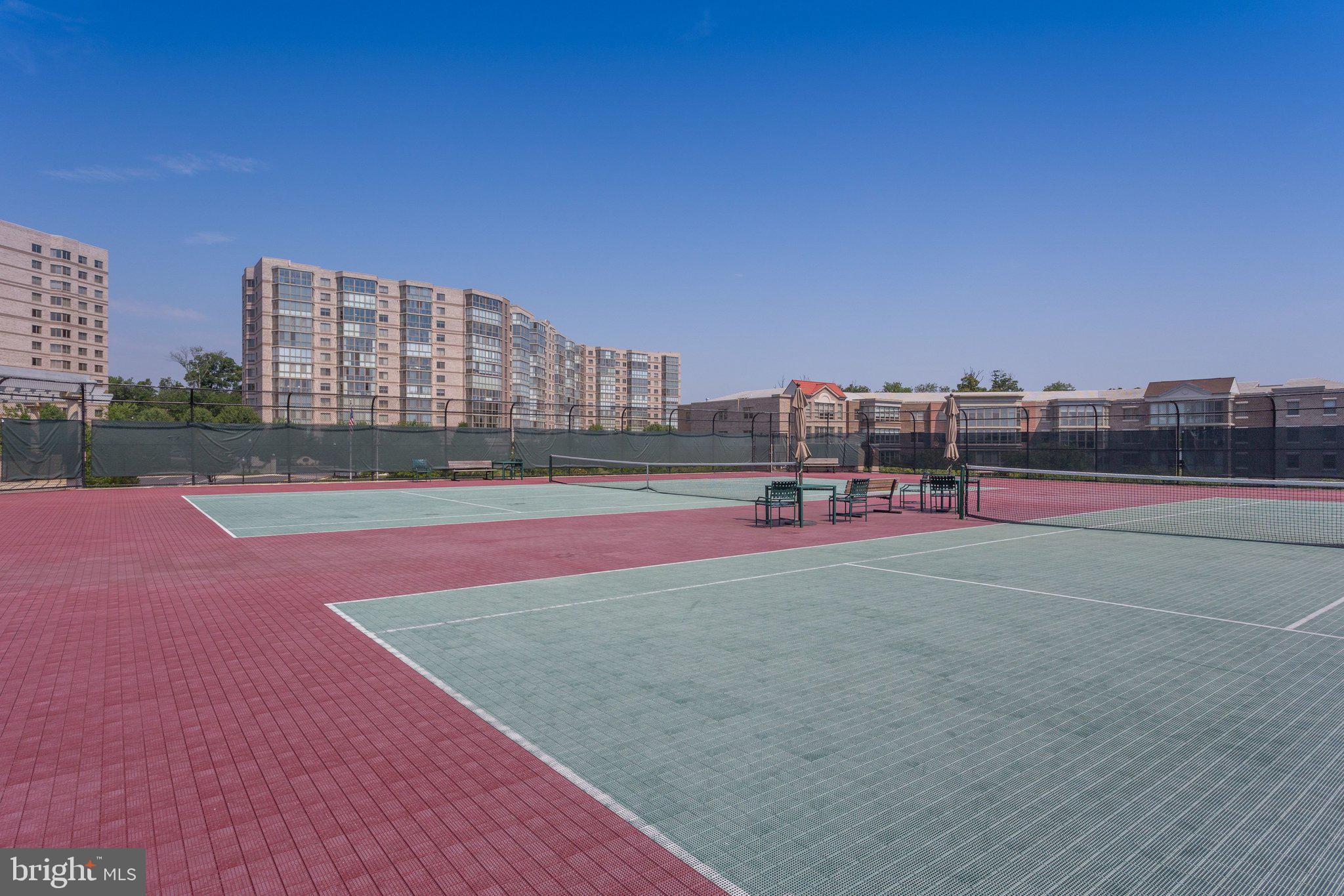 LANSDOWNE WOODS - Residential