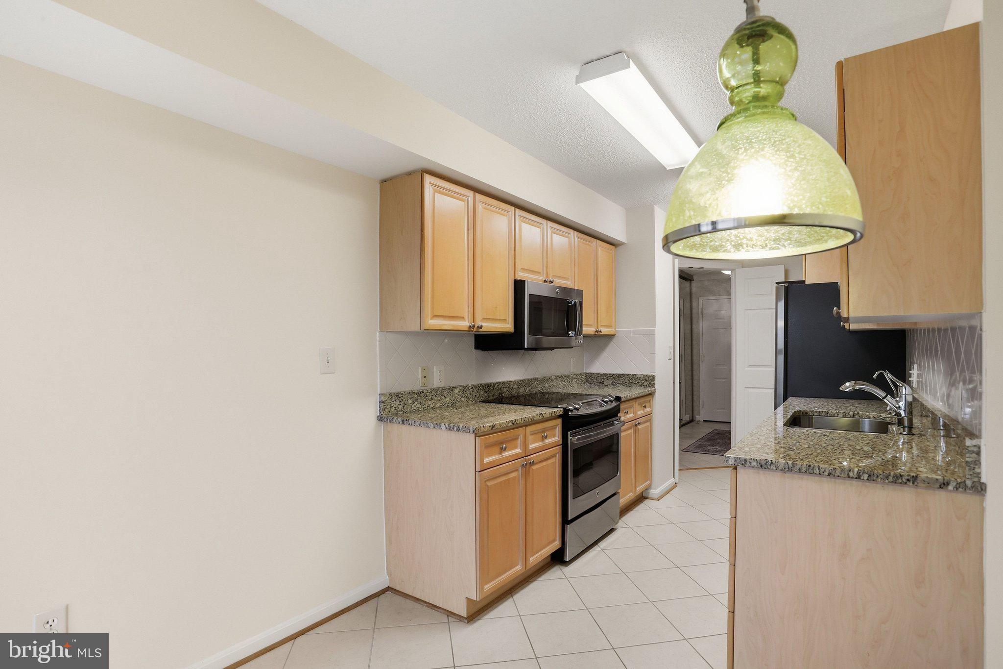 LANSDOWNE WOODS - Residential