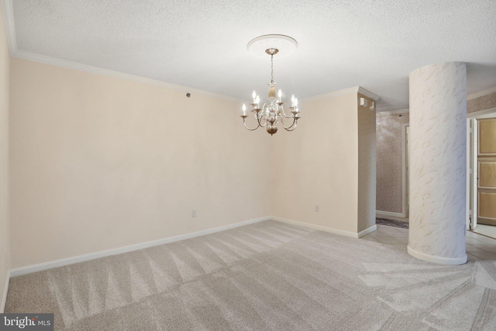 LANSDOWNE WOODS - Residential