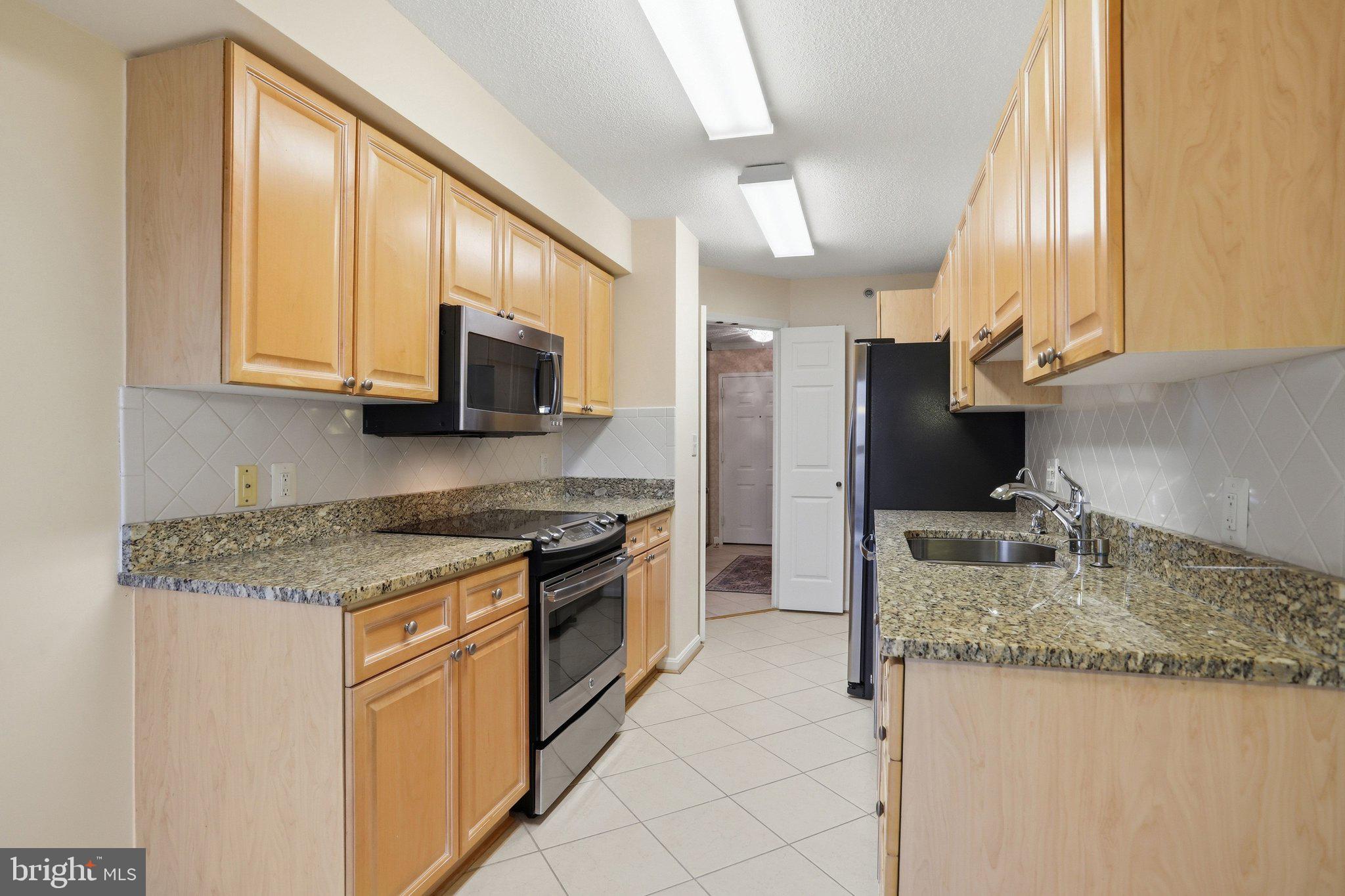 LANSDOWNE WOODS - Residential