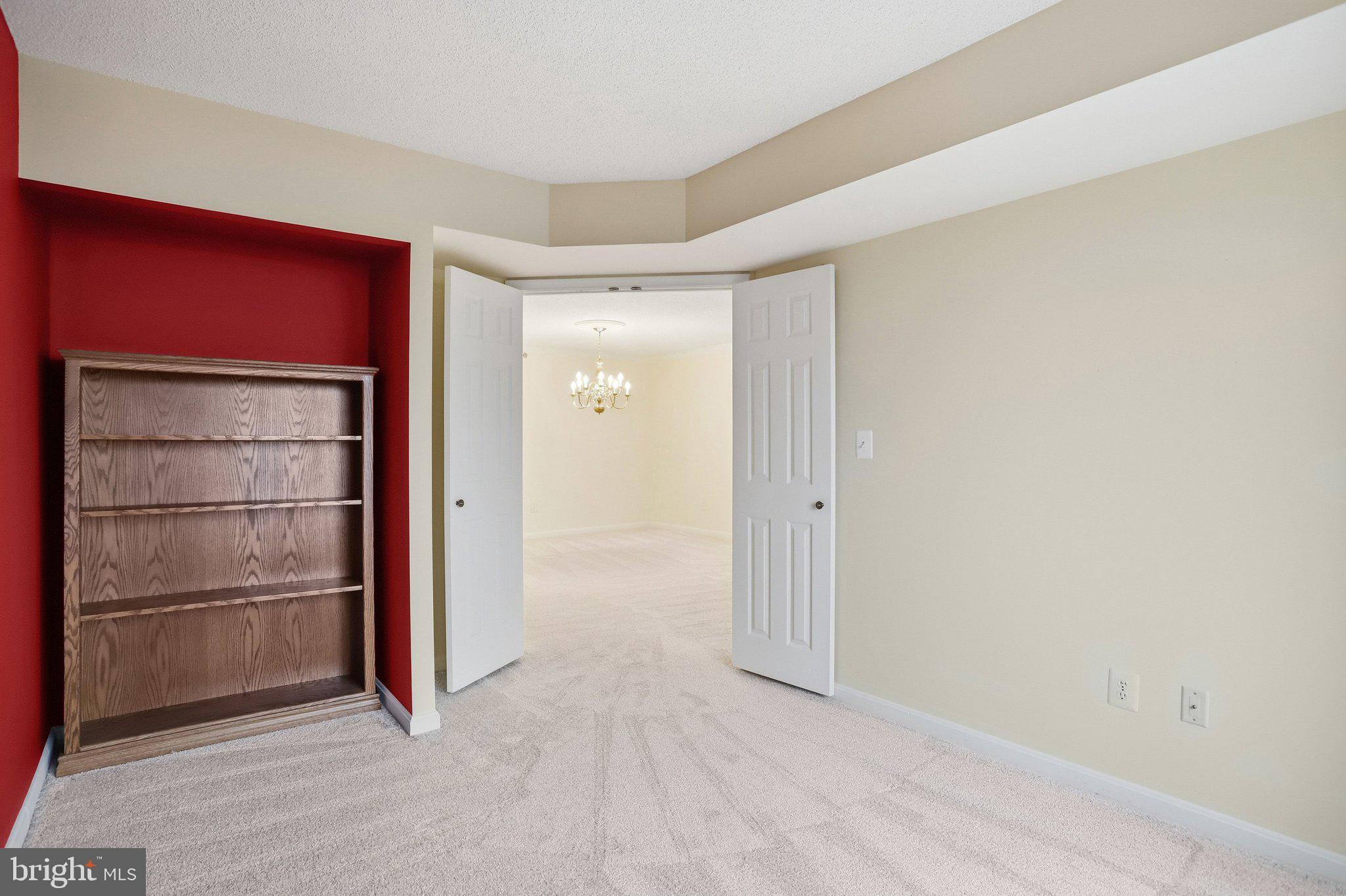 LANSDOWNE WOODS - Residential