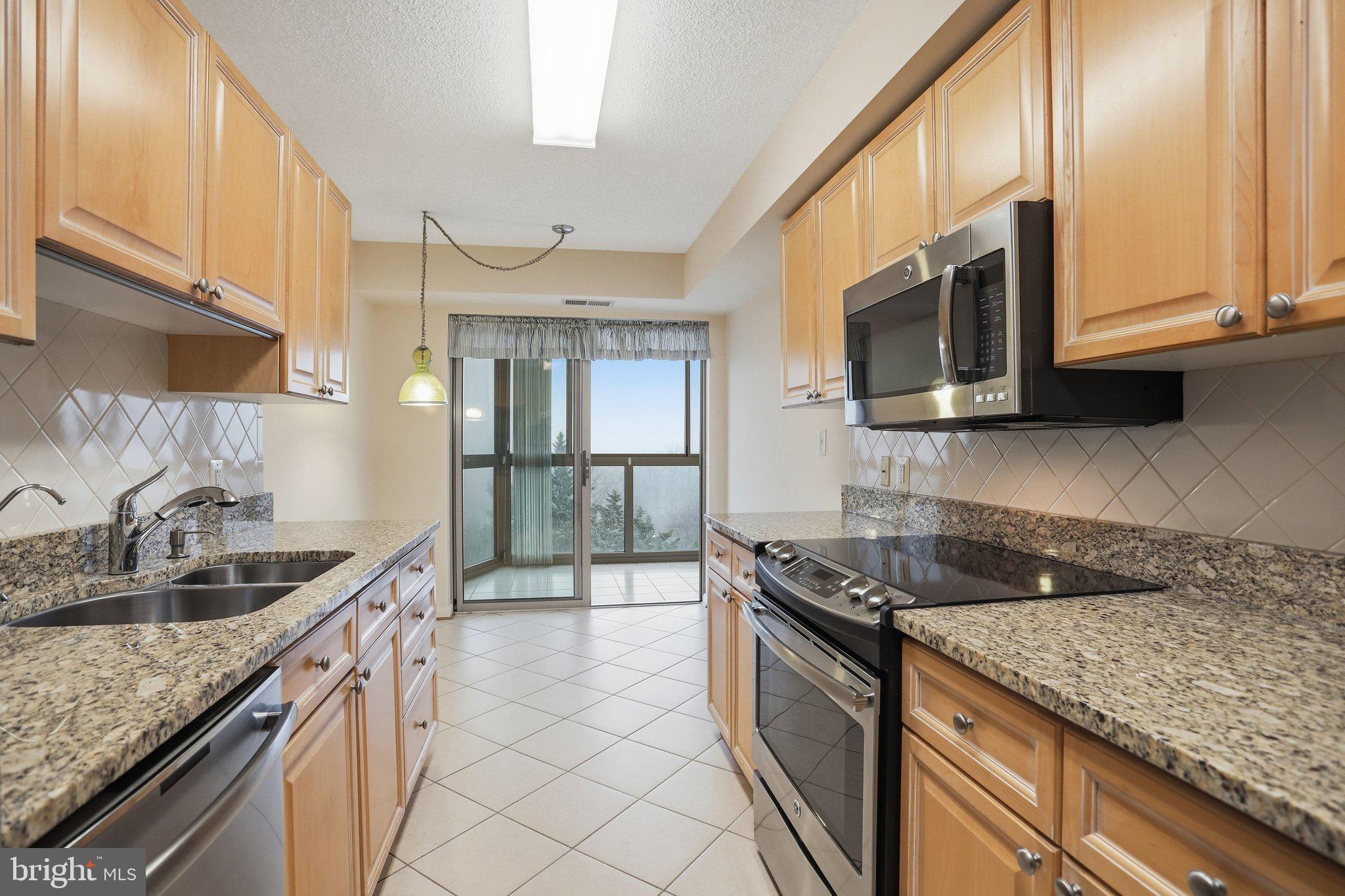 LANSDOWNE WOODS - Residential