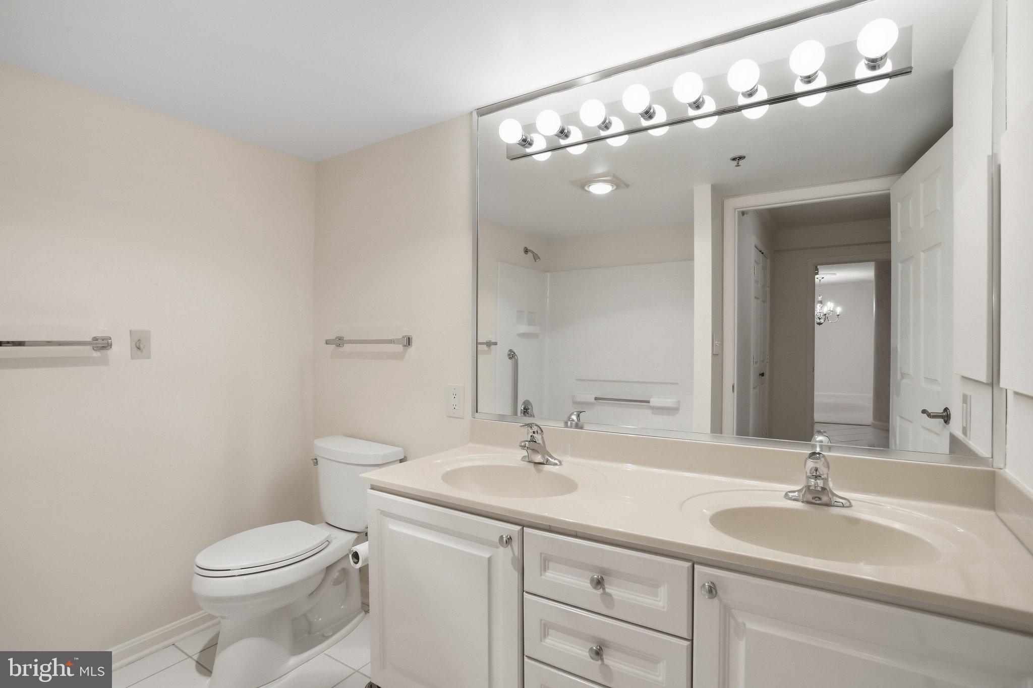 LANSDOWNE WOODS - Residential