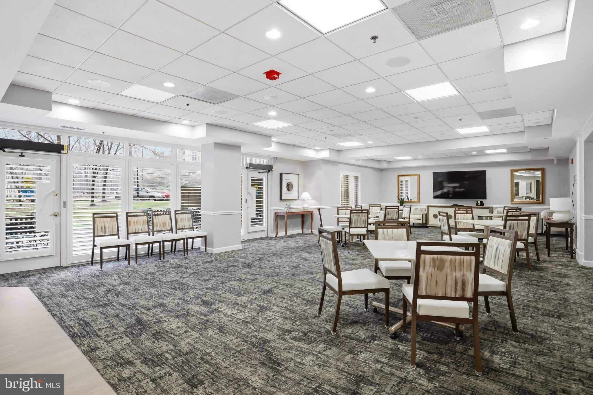 LANSDOWNE WOODS - Residential