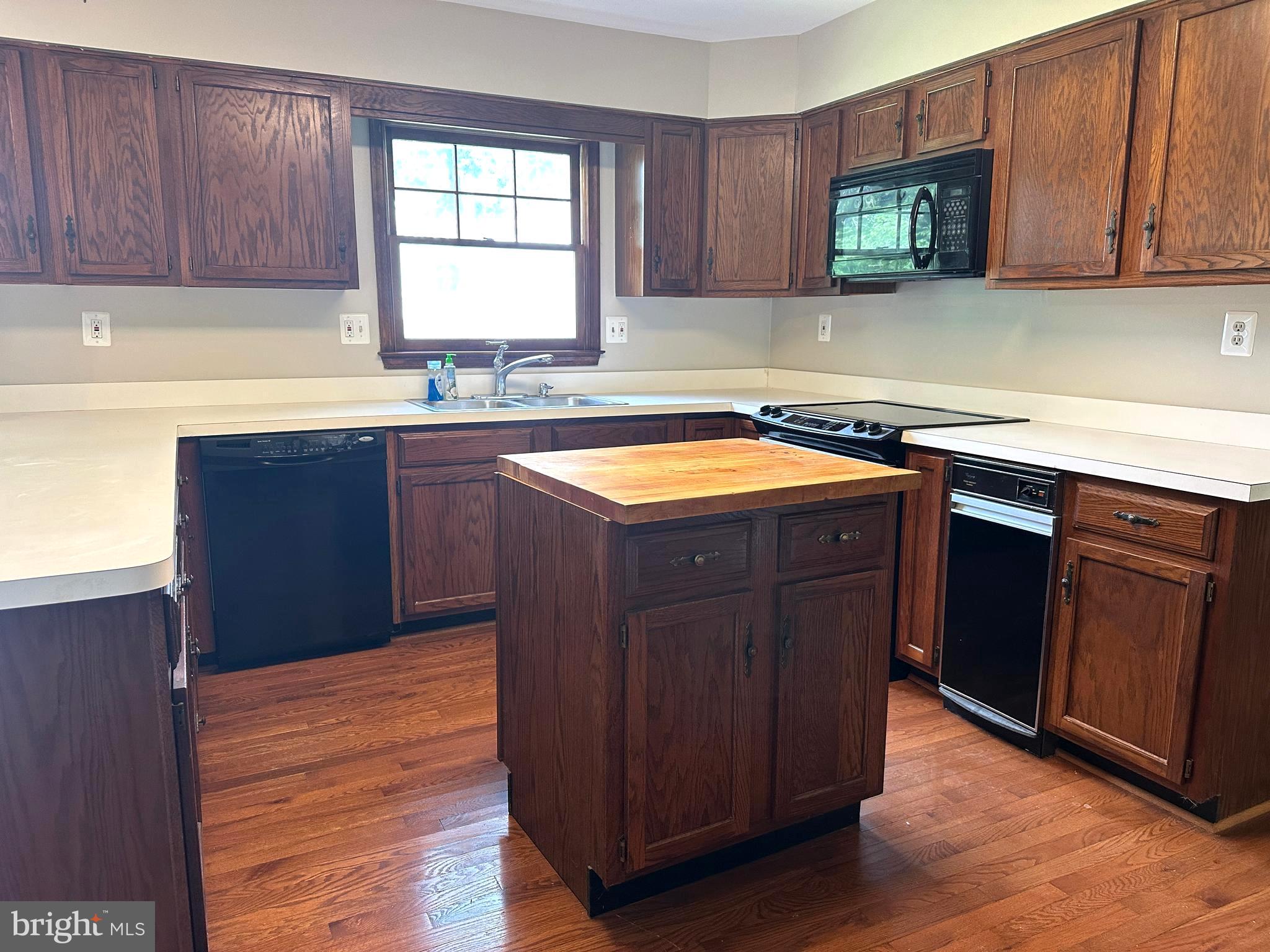 502 CASTLERAY CIRCLE