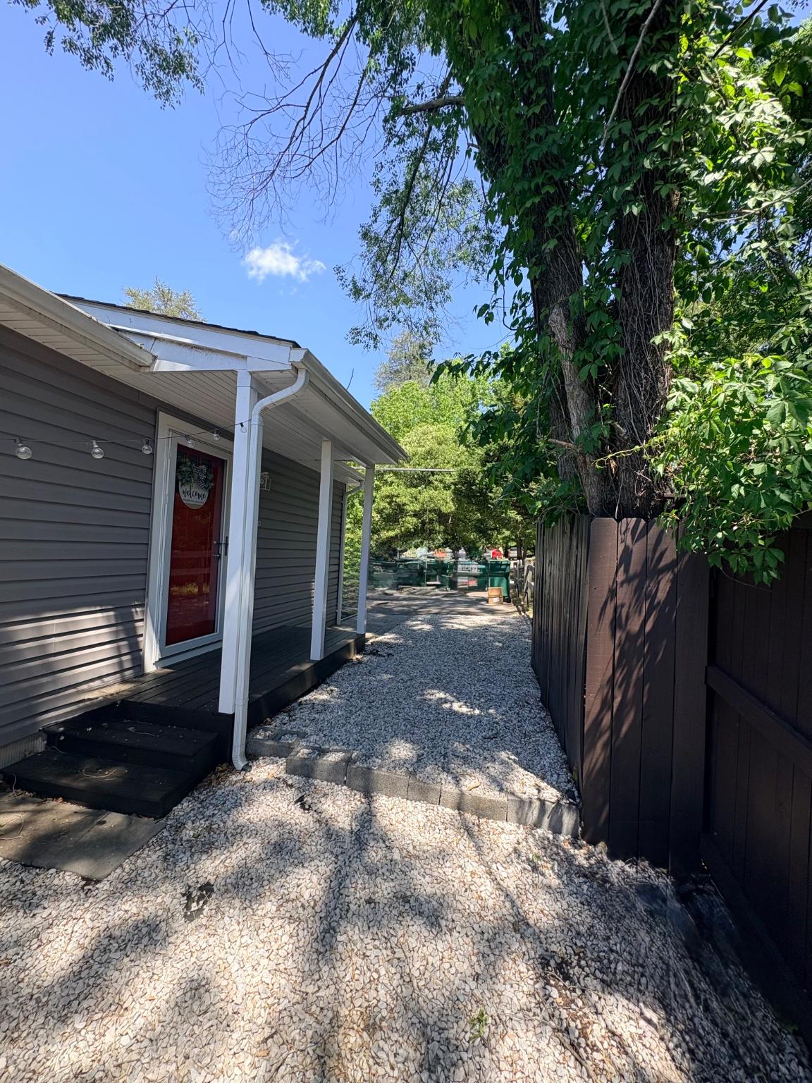 738 WHITE SANDS DRIVE