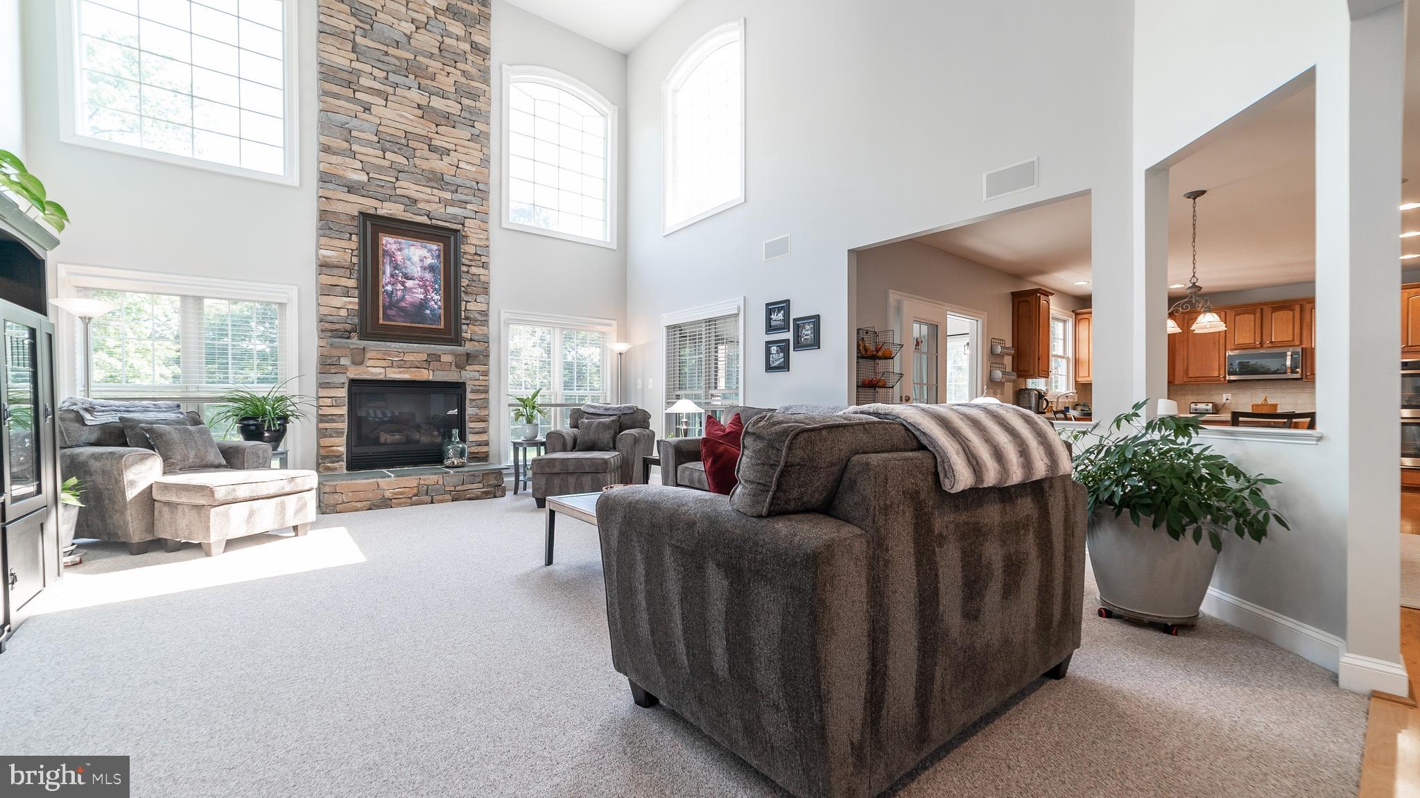 COMPASS POINTE - Residential