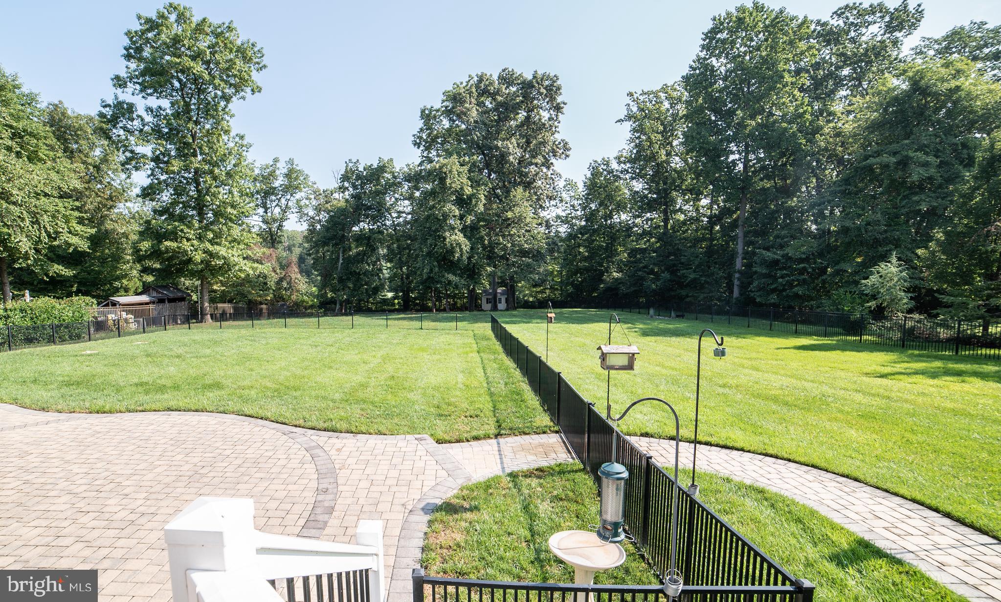 COMPASS POINTE - Residential