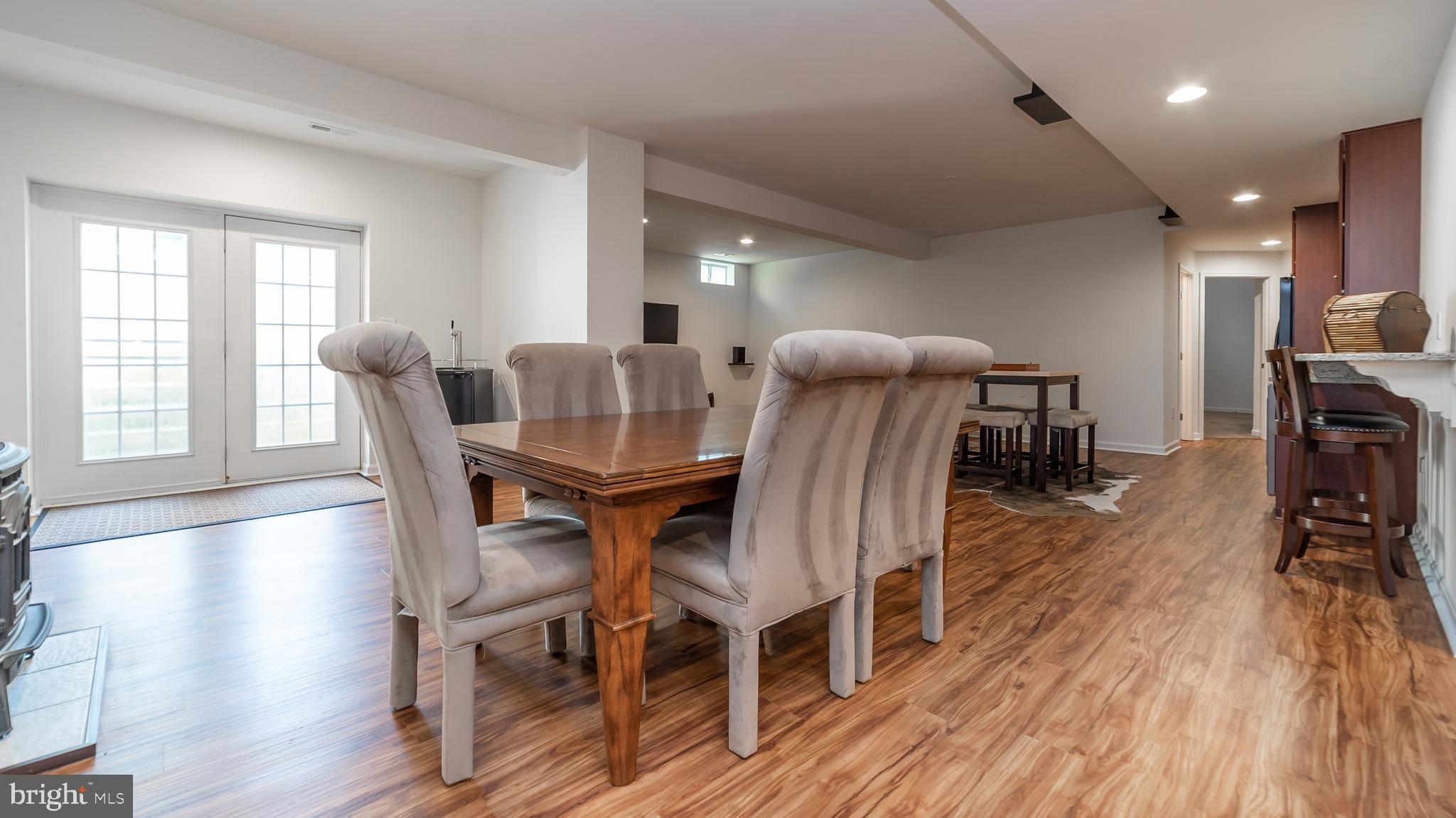 COMPASS POINTE - Residential