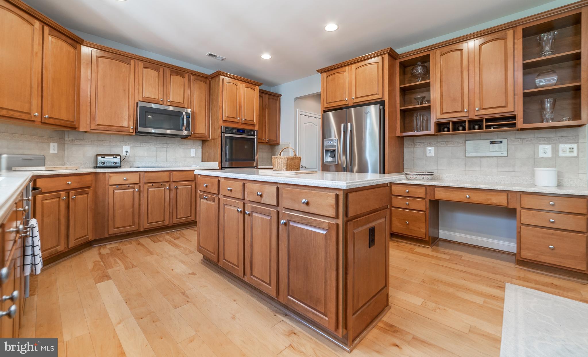 COMPASS POINTE - Residential