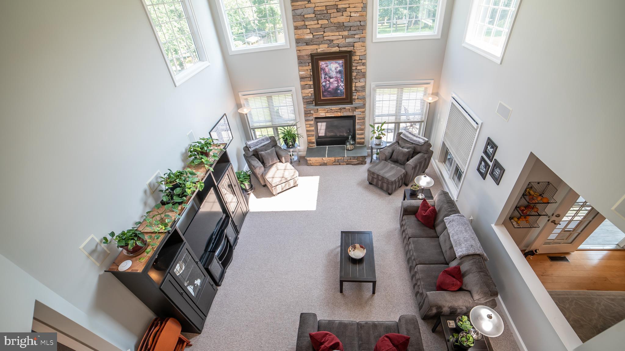 COMPASS POINTE - Residential