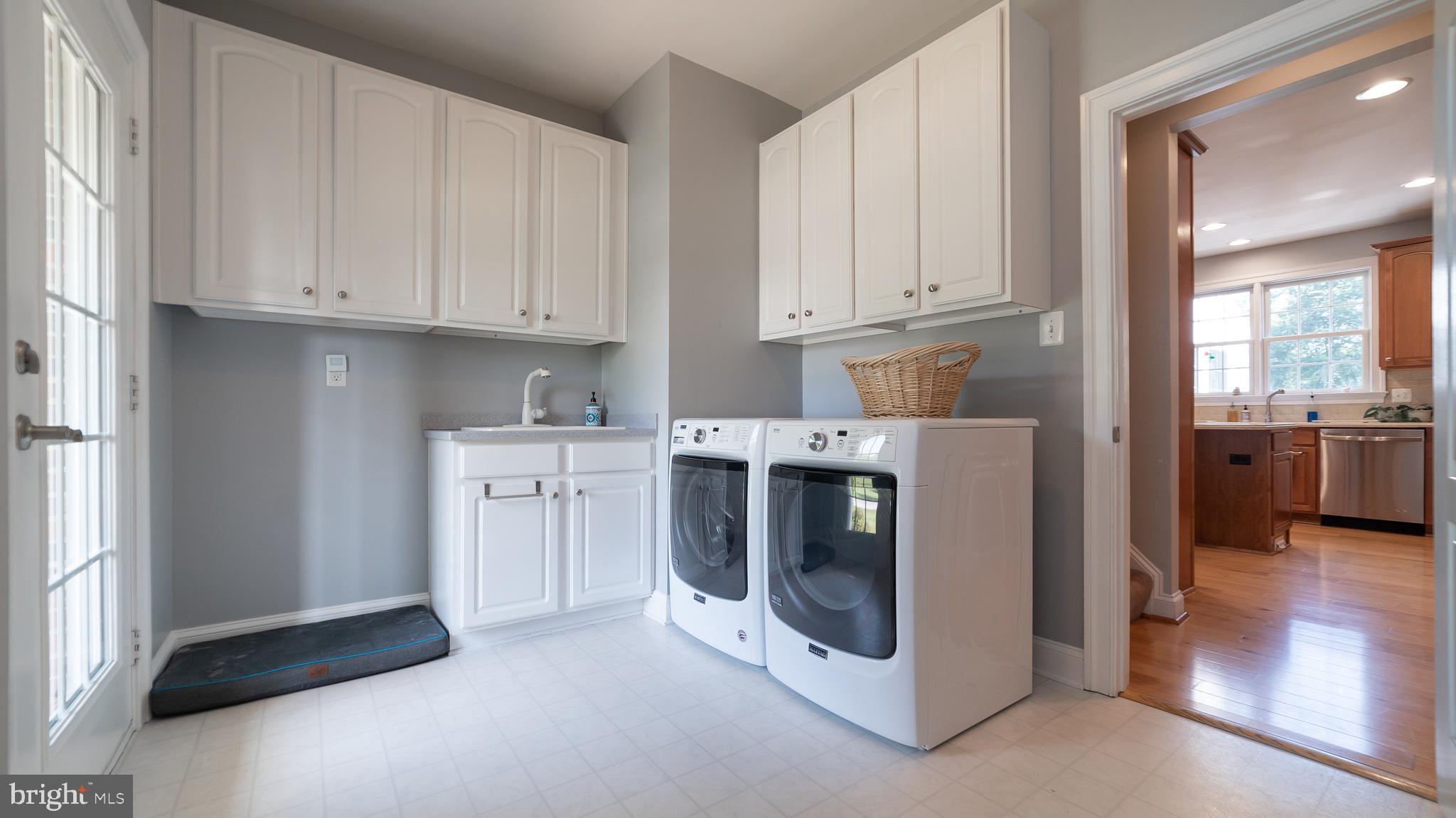 COMPASS POINTE - Residential