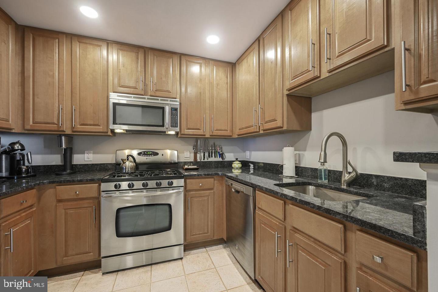 WHITE FLINT STATION - Residential Lease