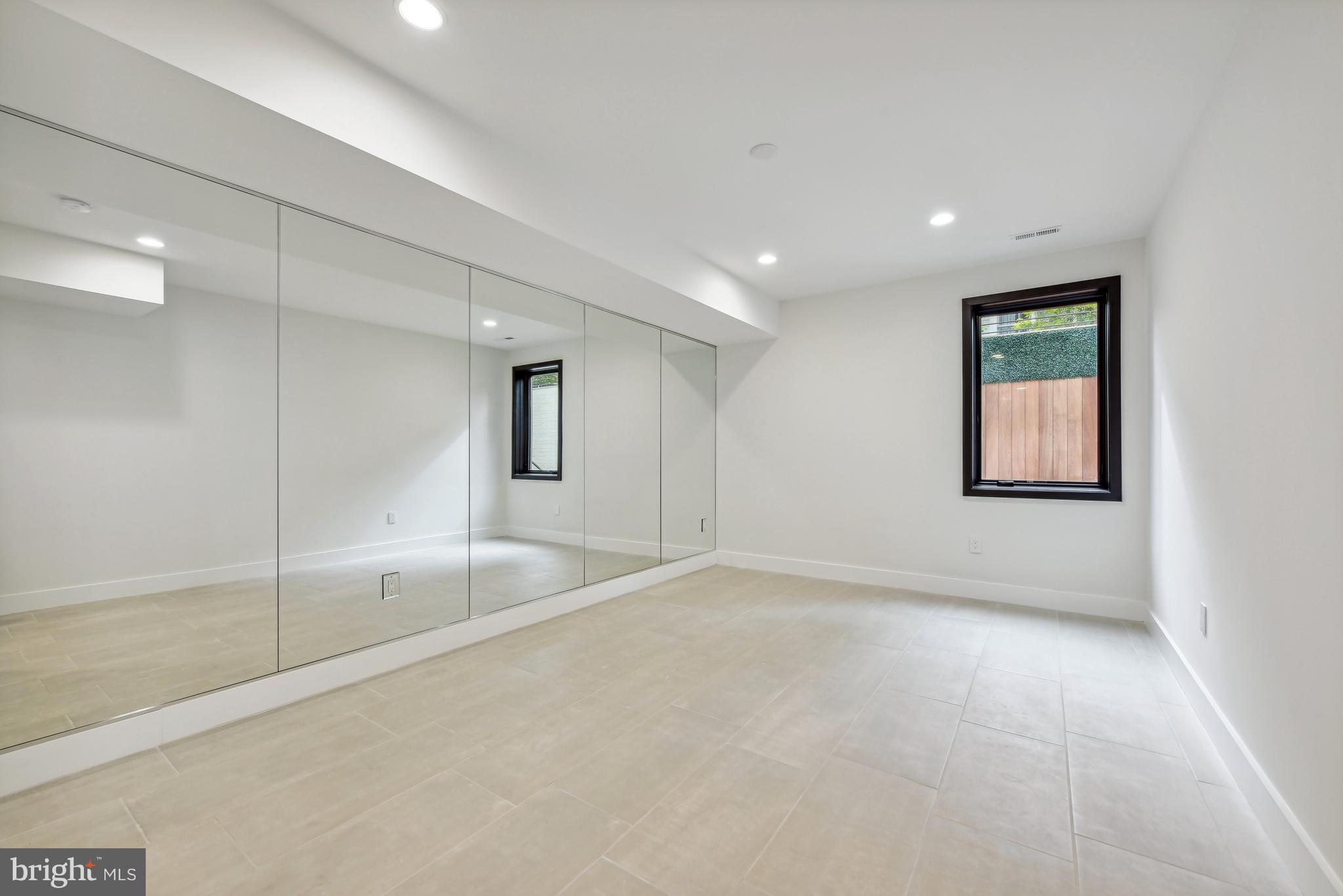 HANSBOROUGH - Residential