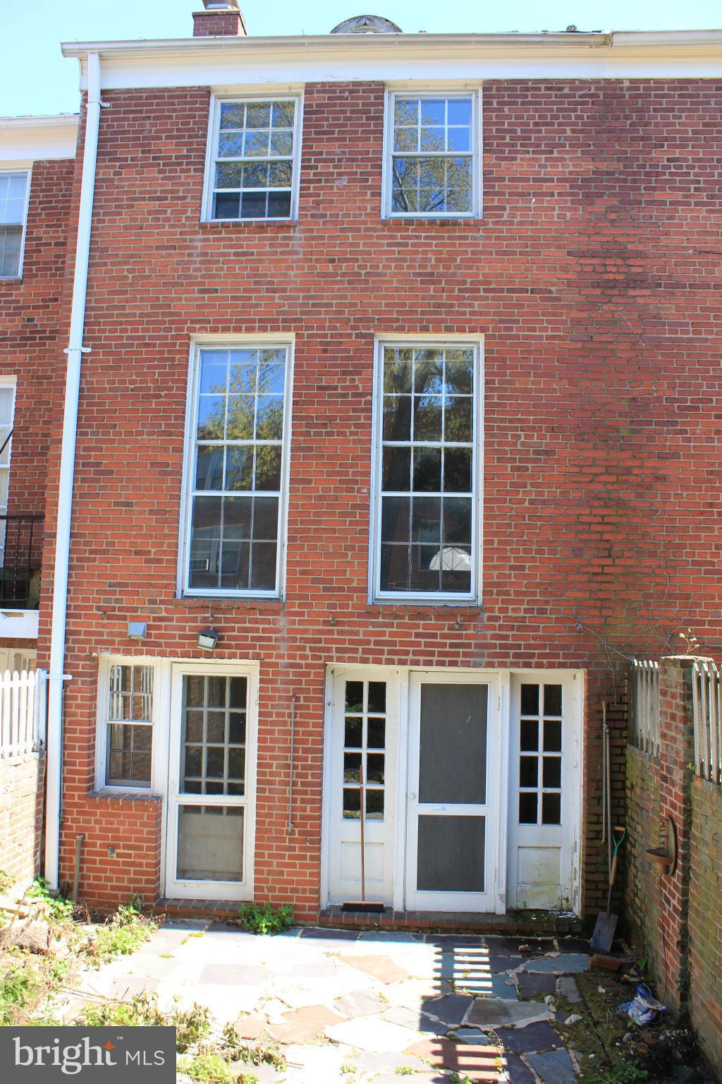 YATES GARDENS - Residential