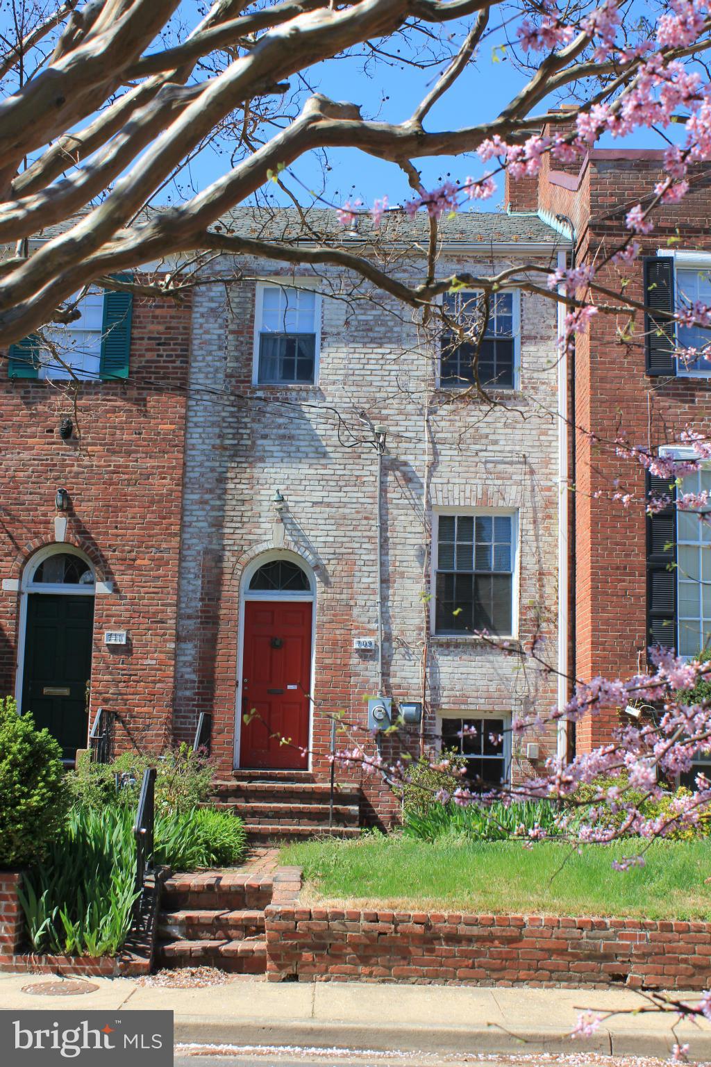 YATES GARDENS - Residential