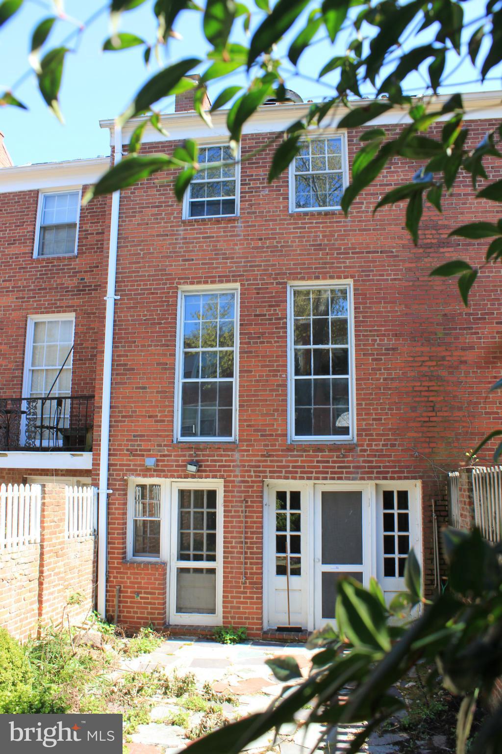 YATES GARDENS - Residential