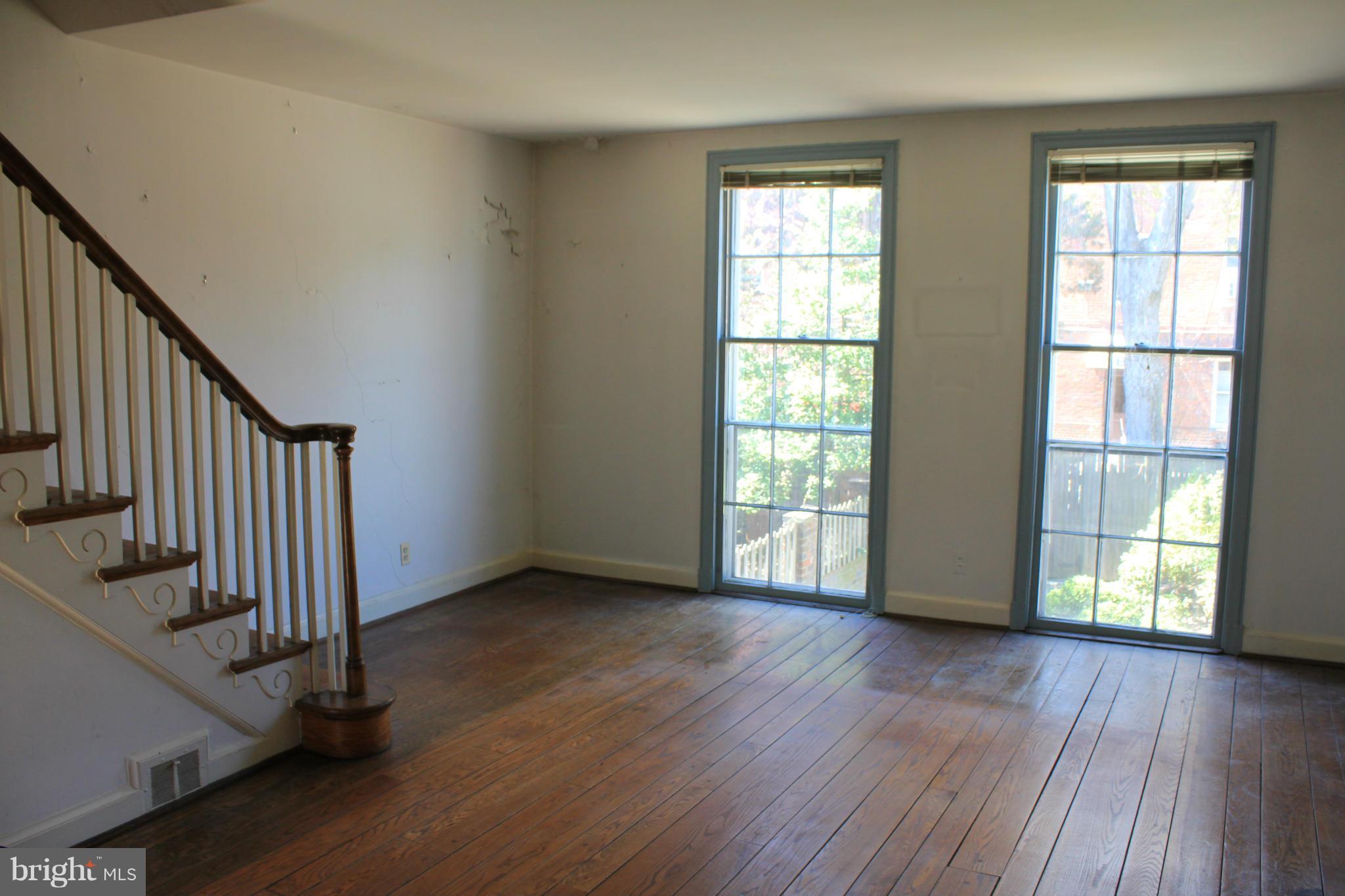 YATES GARDENS - Residential