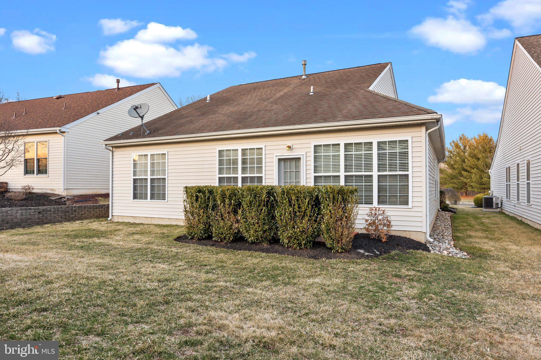 HERITAGE CR ESTS - Residential