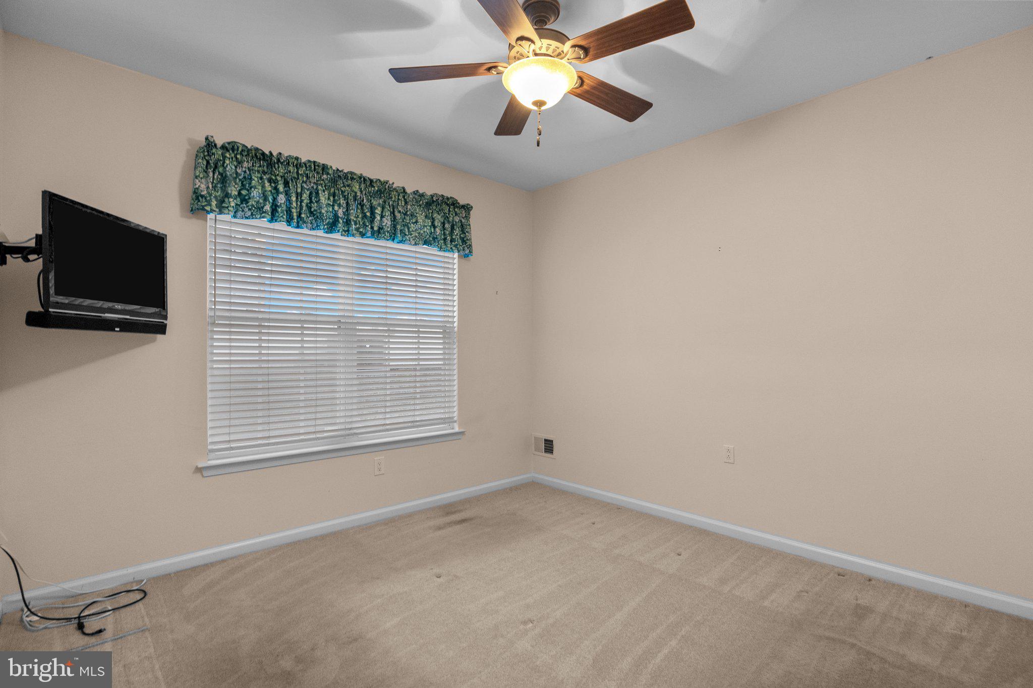 HERITAGE CR ESTS - Residential