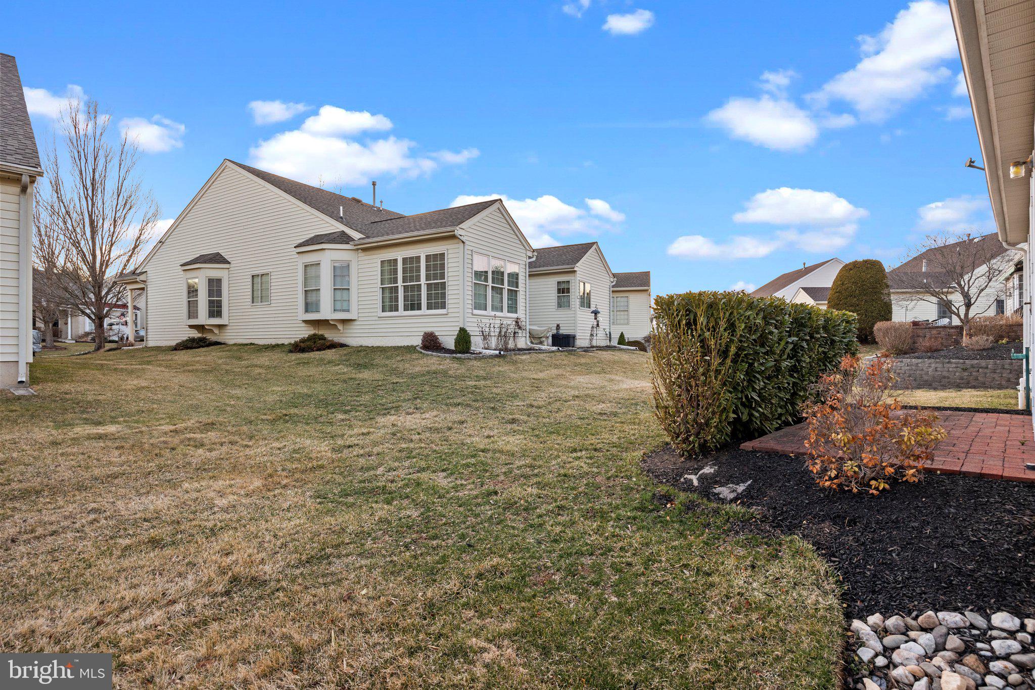 HERITAGE CR ESTS - Residential