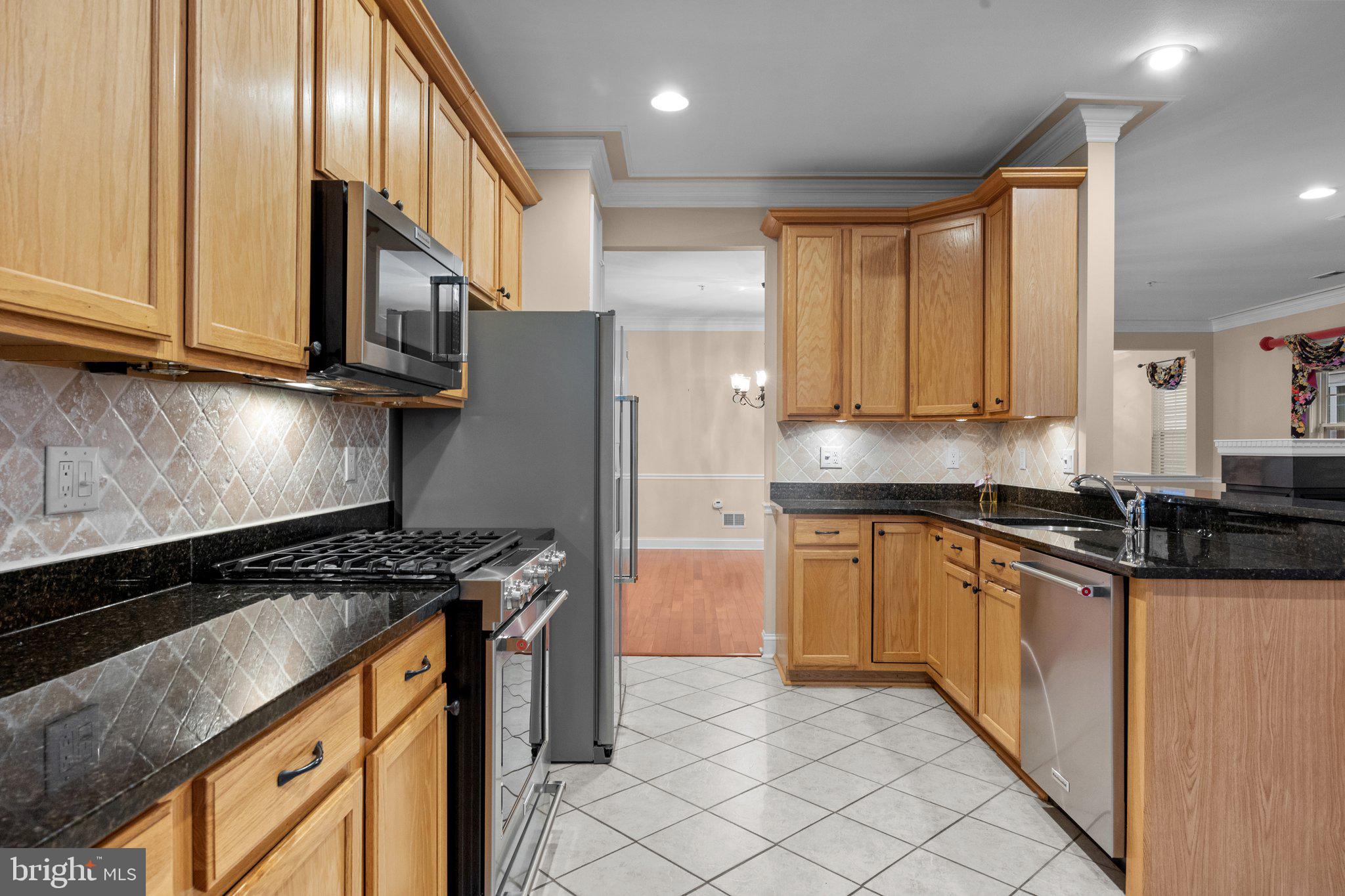 HERITAGE CR ESTS - Residential