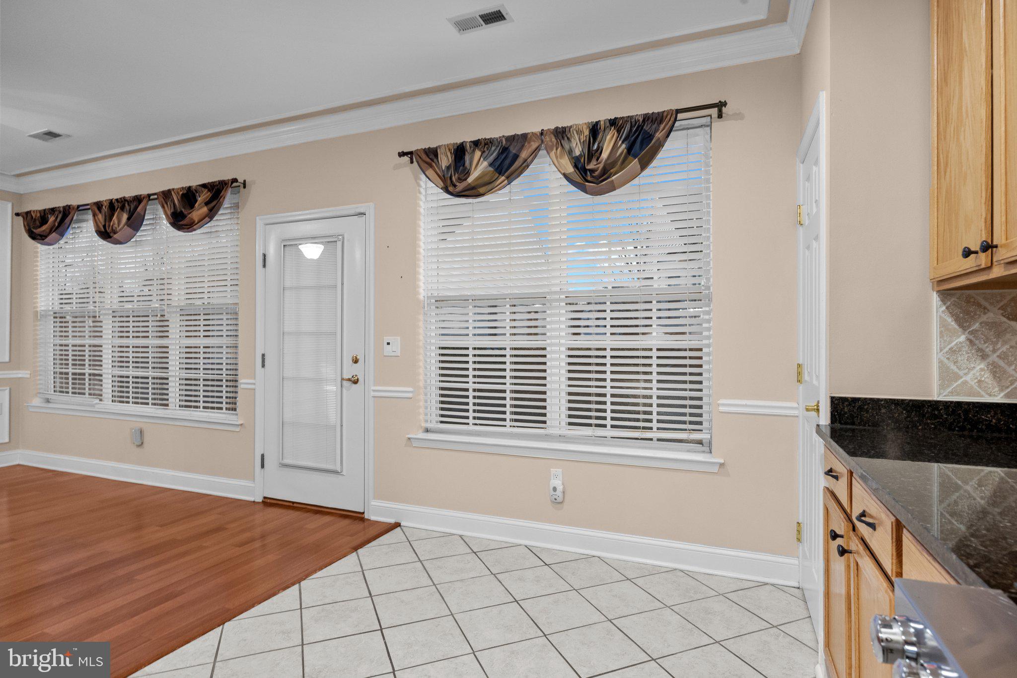 HERITAGE CR ESTS - Residential