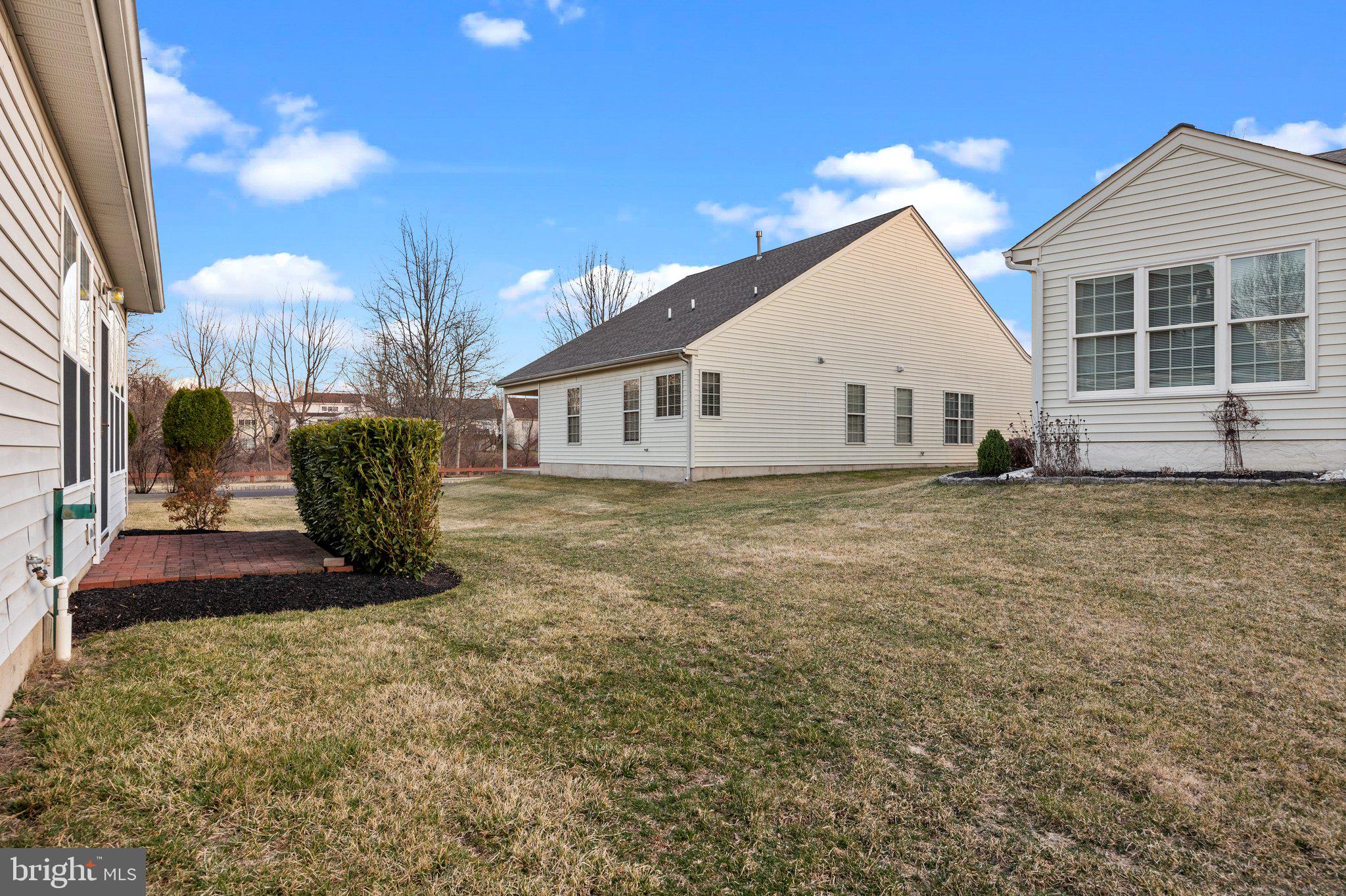 HERITAGE CR ESTS - Residential