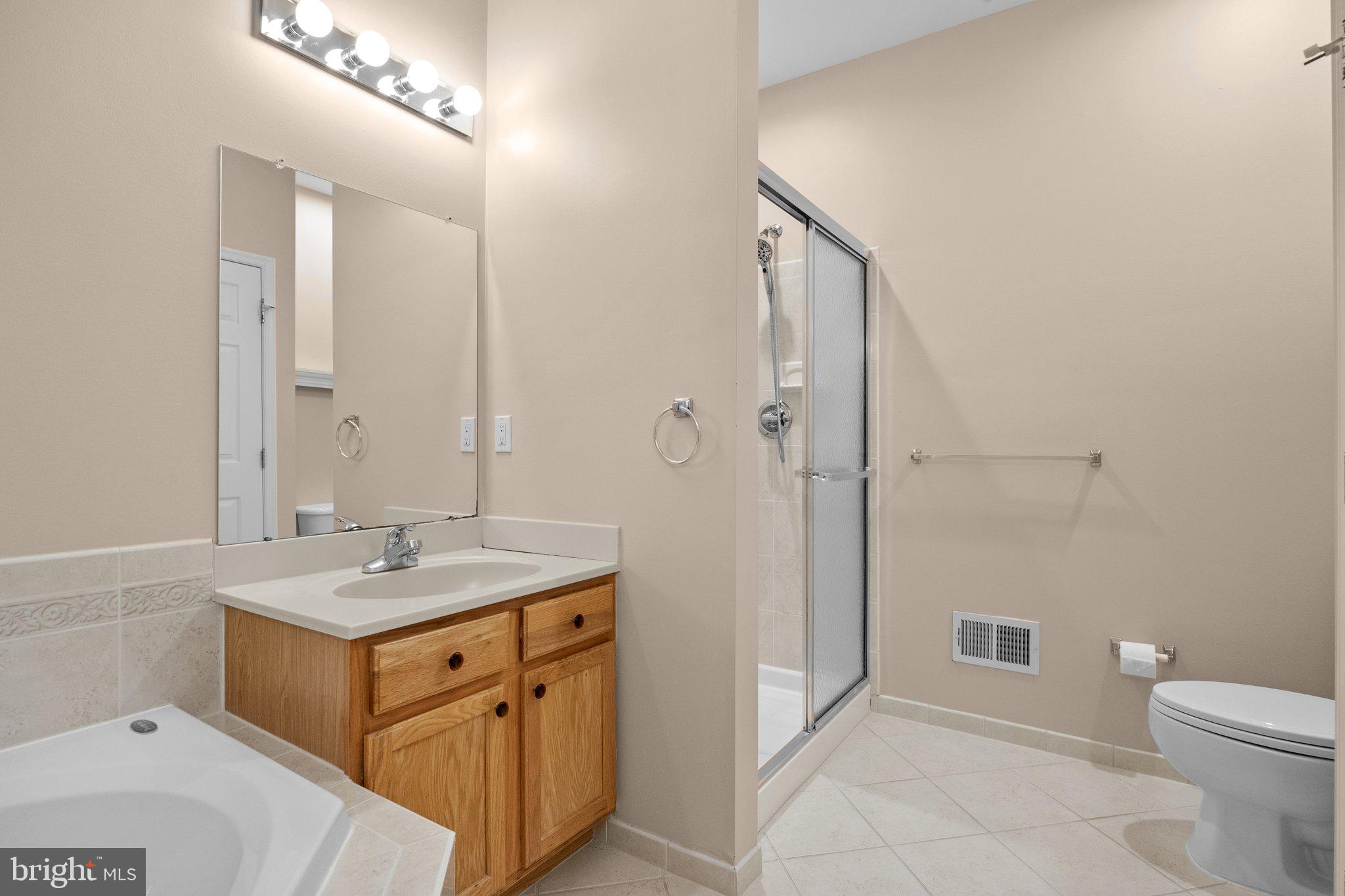 HERITAGE CR ESTS - Residential