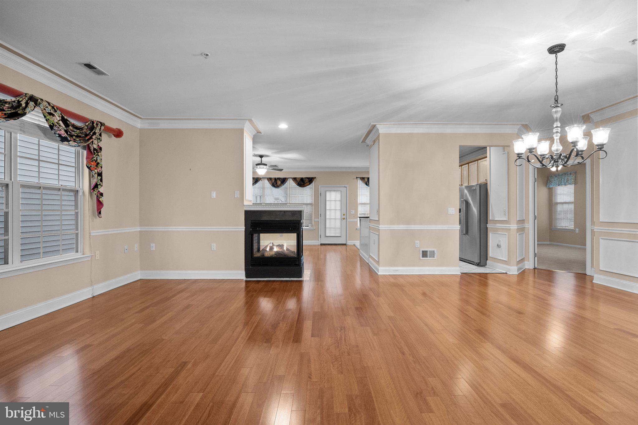 HERITAGE CR ESTS - Residential