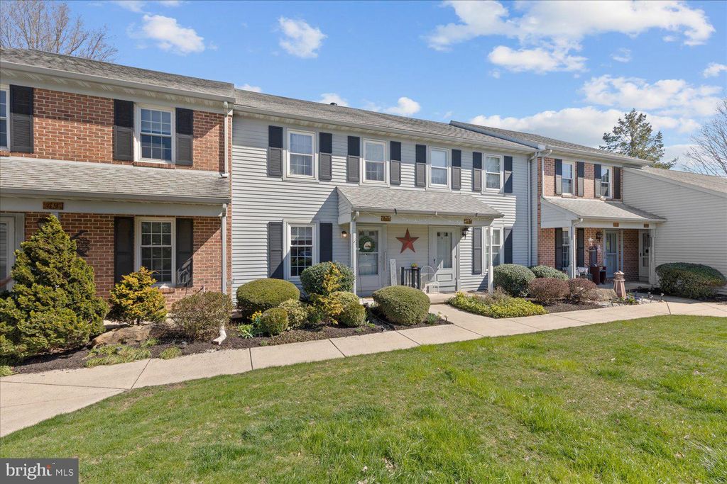 Photo of 50 Ashlea Ville, New Holland, PA 17557 (MLS # PALA2048392)