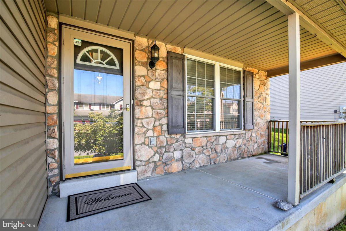 222 BAINBRIDGE CIRCLE
