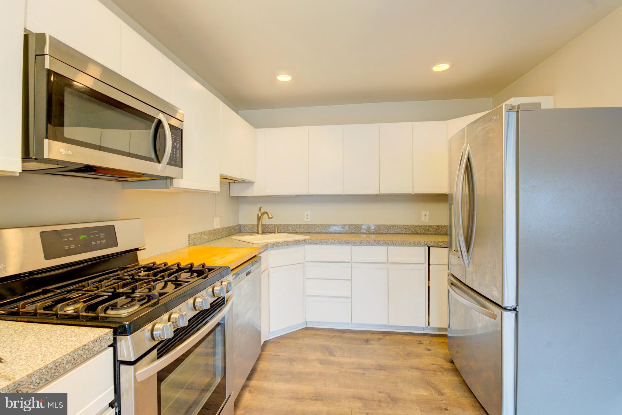 KENWOOD PLACE - Residential