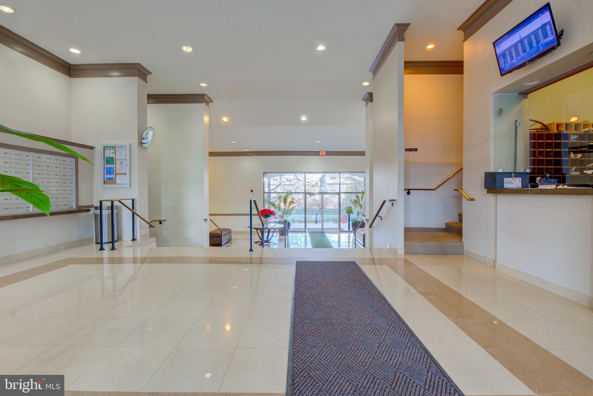 KENWOOD PLACE - Residential