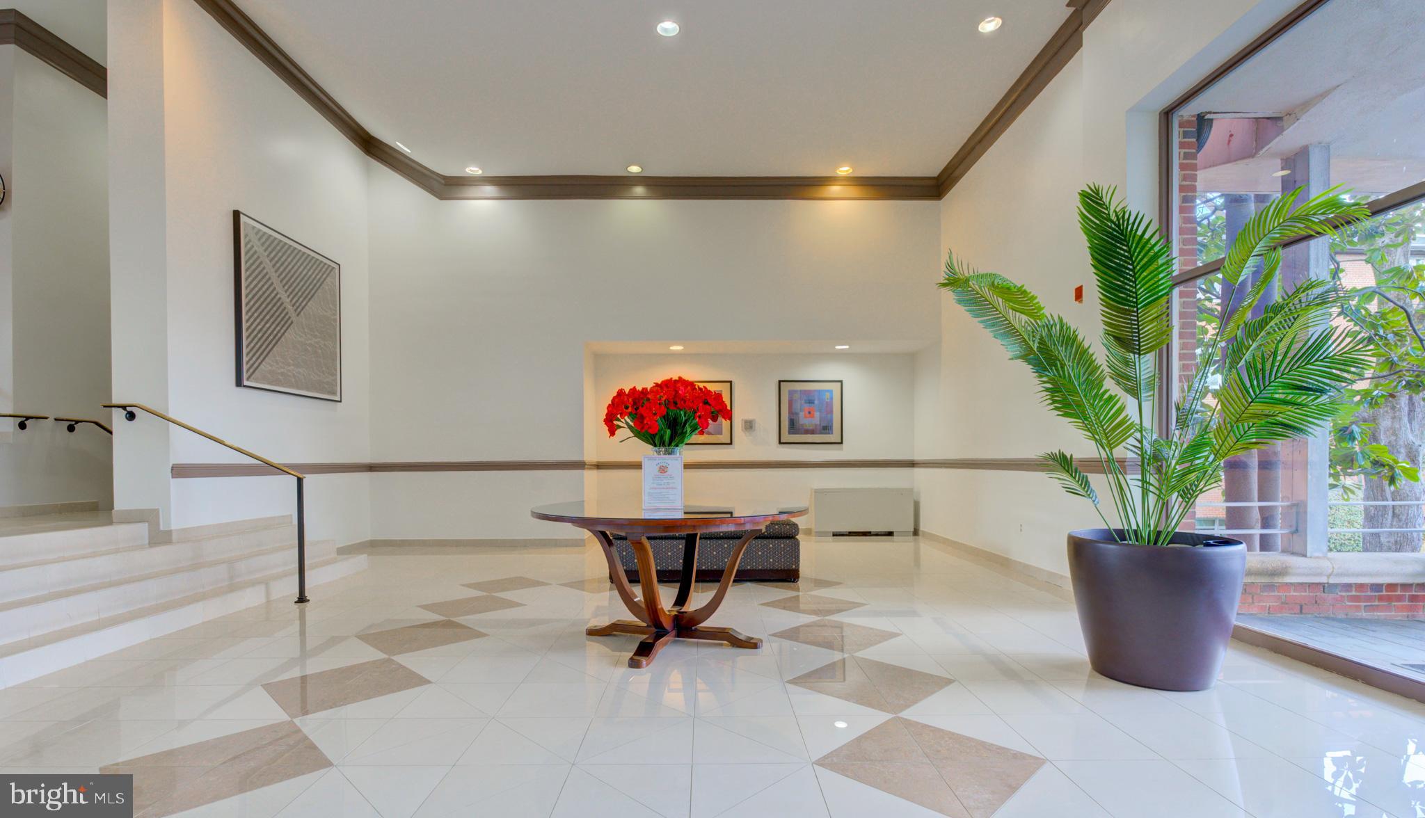 KENWOOD PLACE - Residential