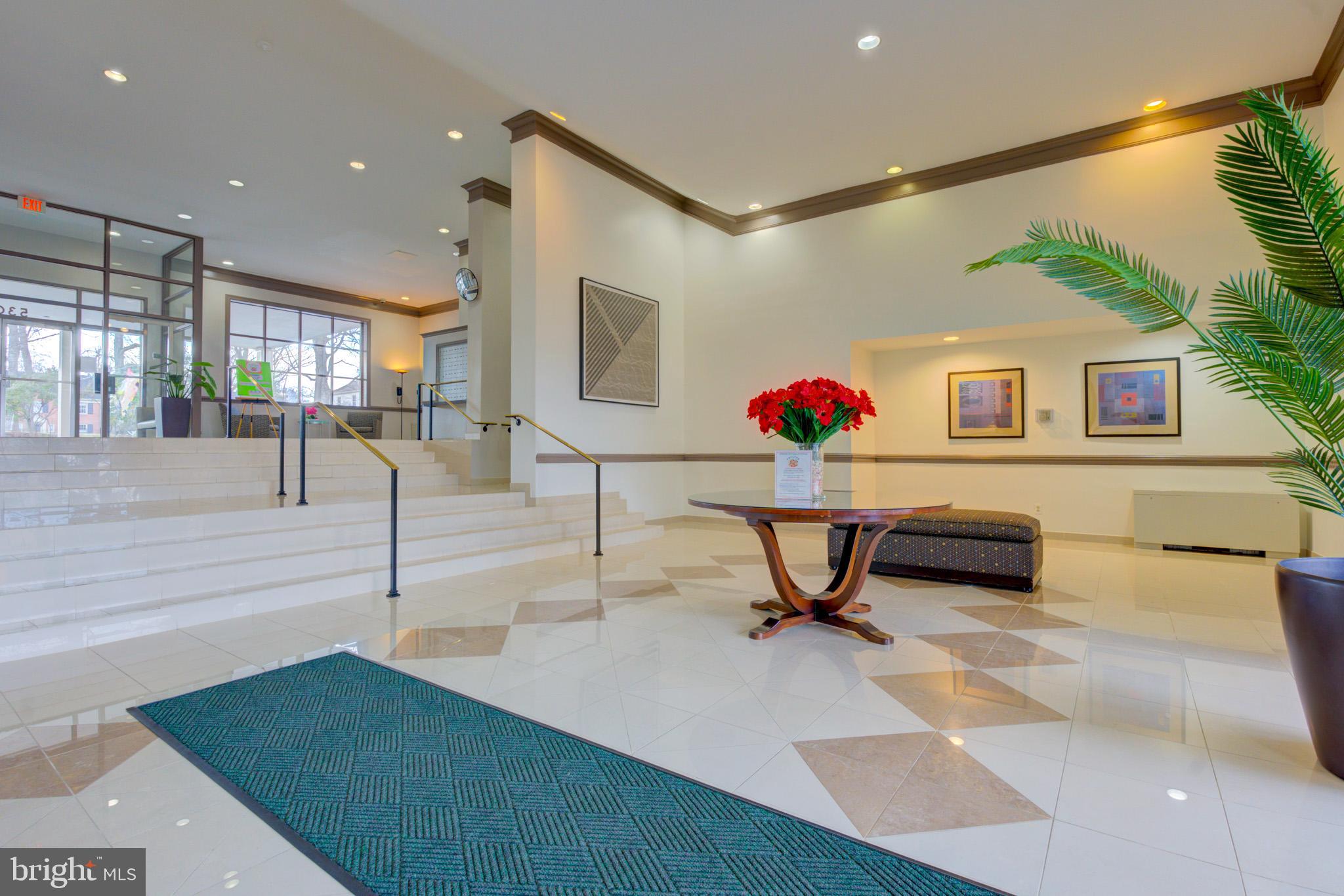 KENWOOD PLACE - Residential