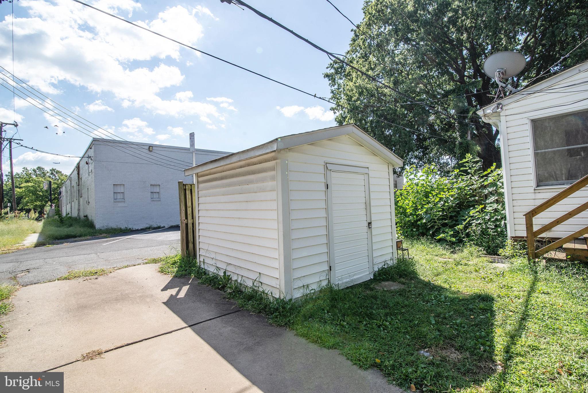 JEFFERSON HOMES - Residential