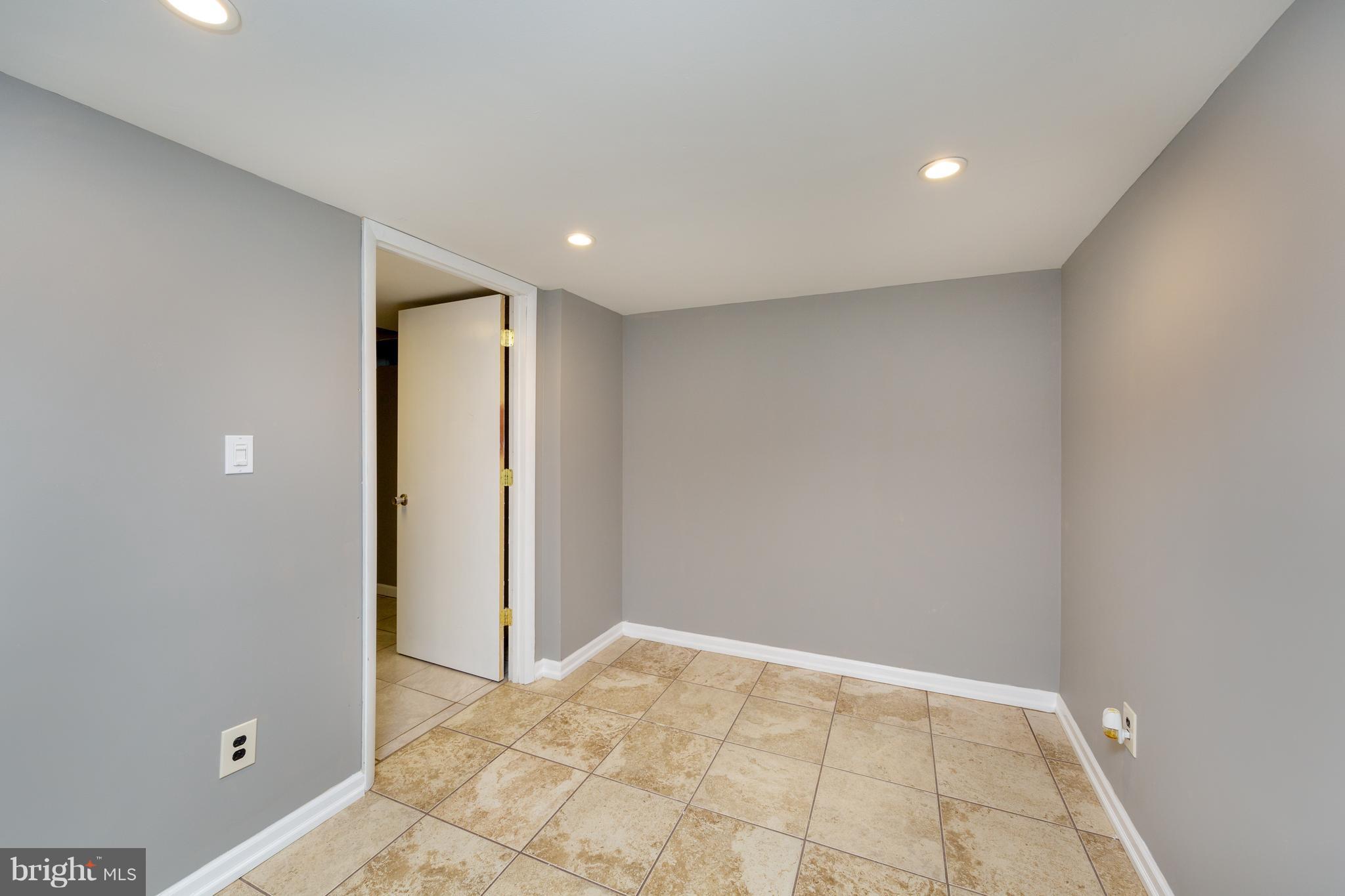 CHARLESMONT - Residential