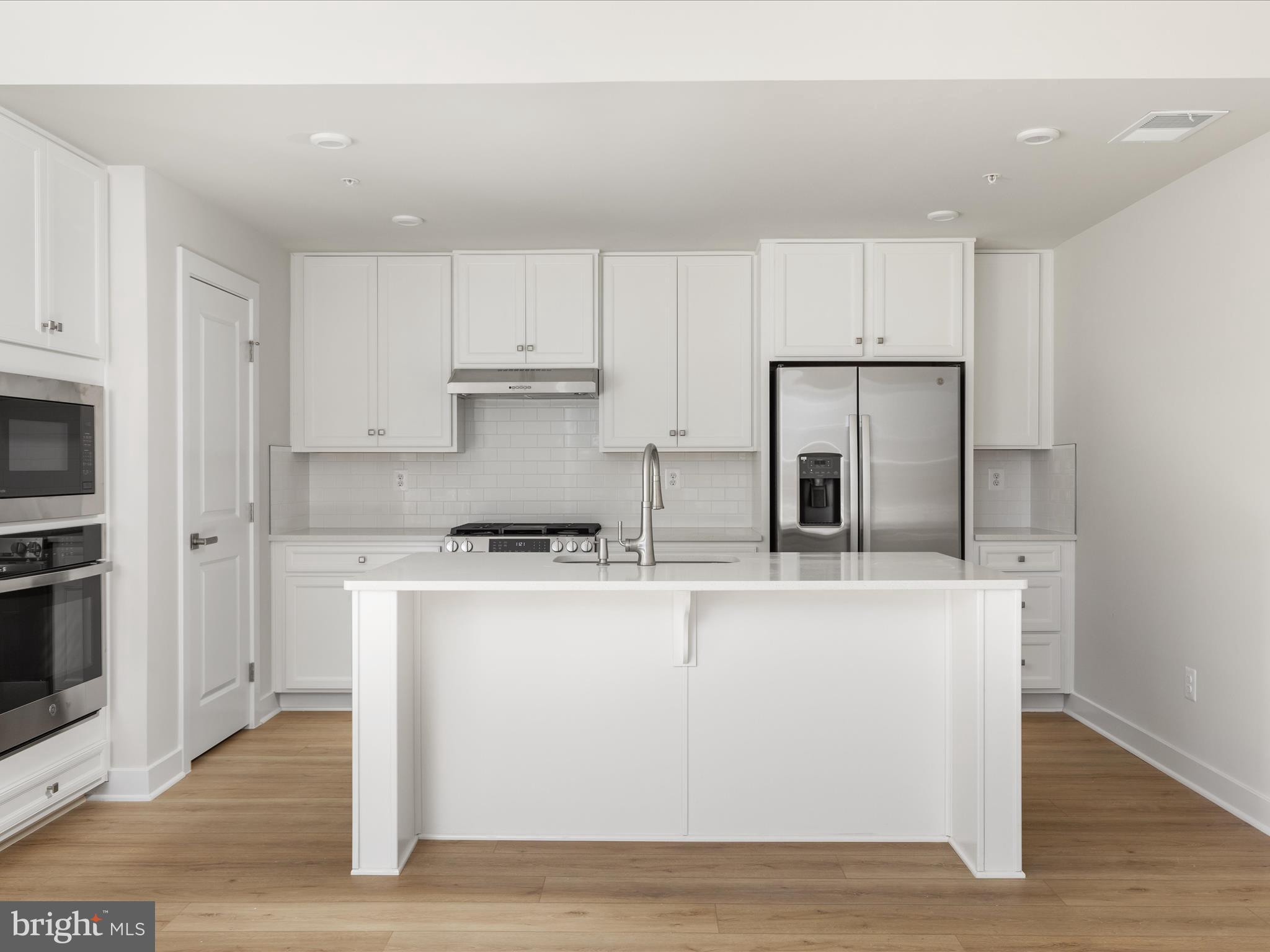 ELLIPSE AT WESTFIELDS - Residential Lease