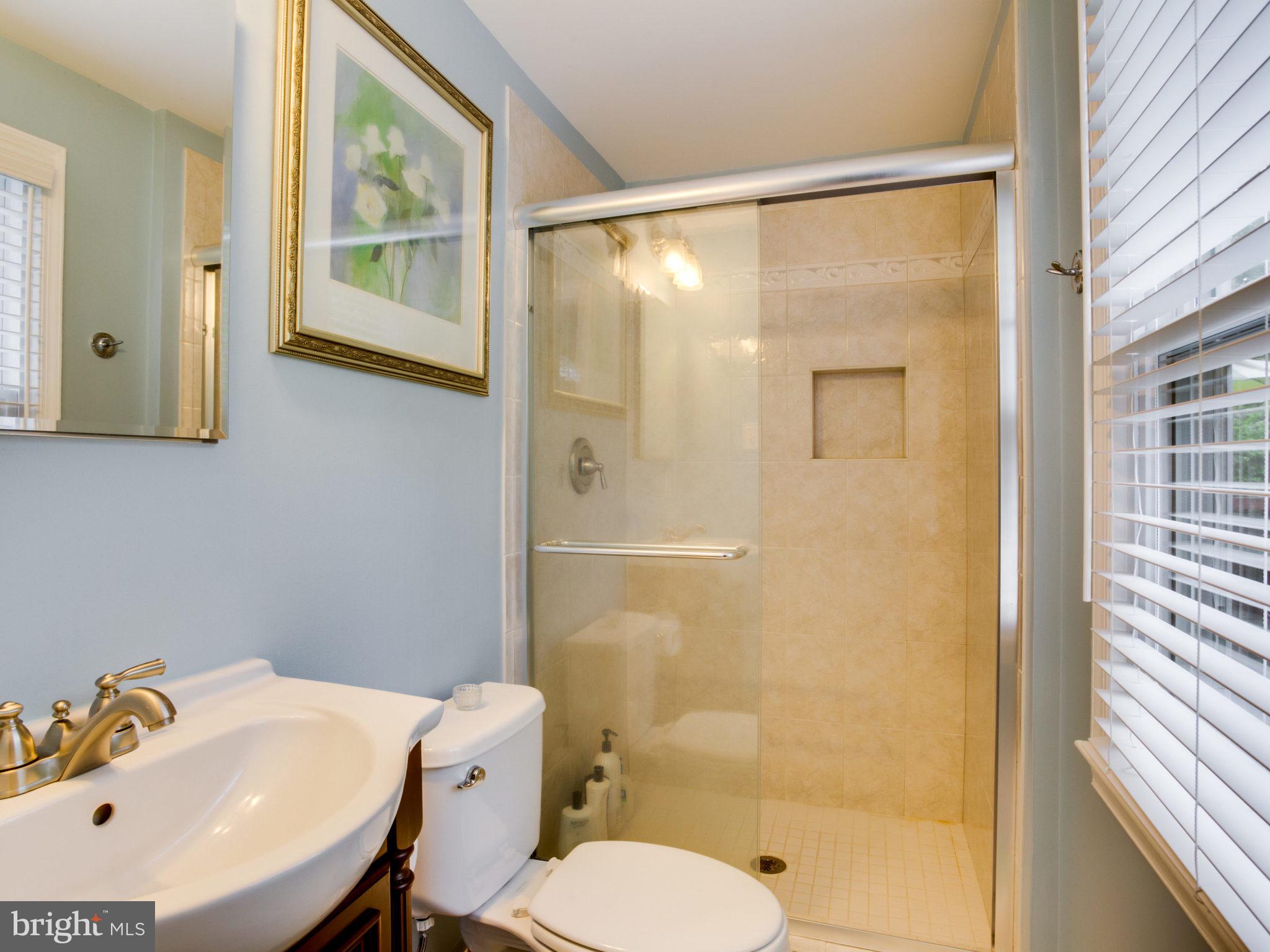 FOX MILL ESTATES - Residential Lease