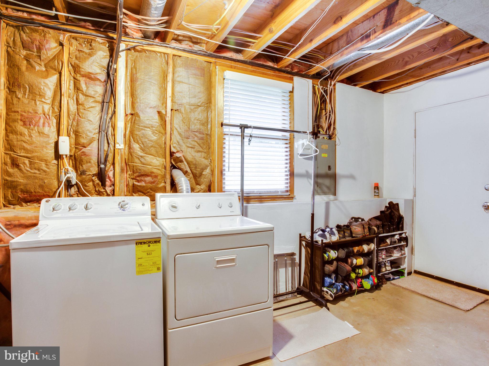 FOX MILL ESTATES - Residential Lease