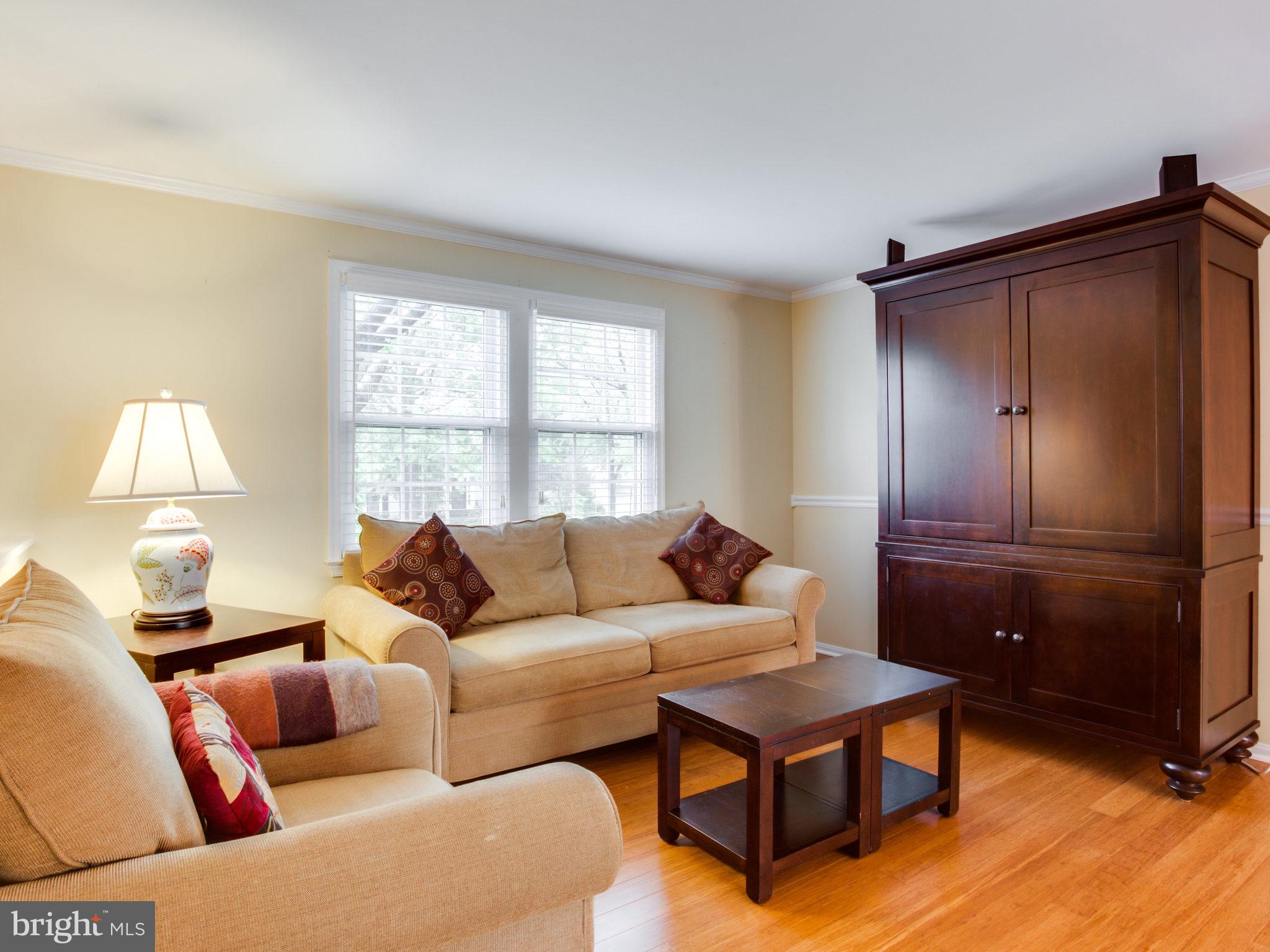 FOX MILL ESTATES - Residential Lease