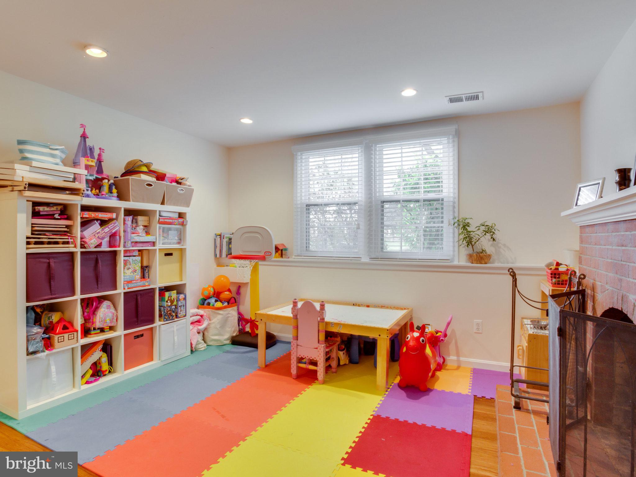 FOX MILL ESTATES - Residential Lease