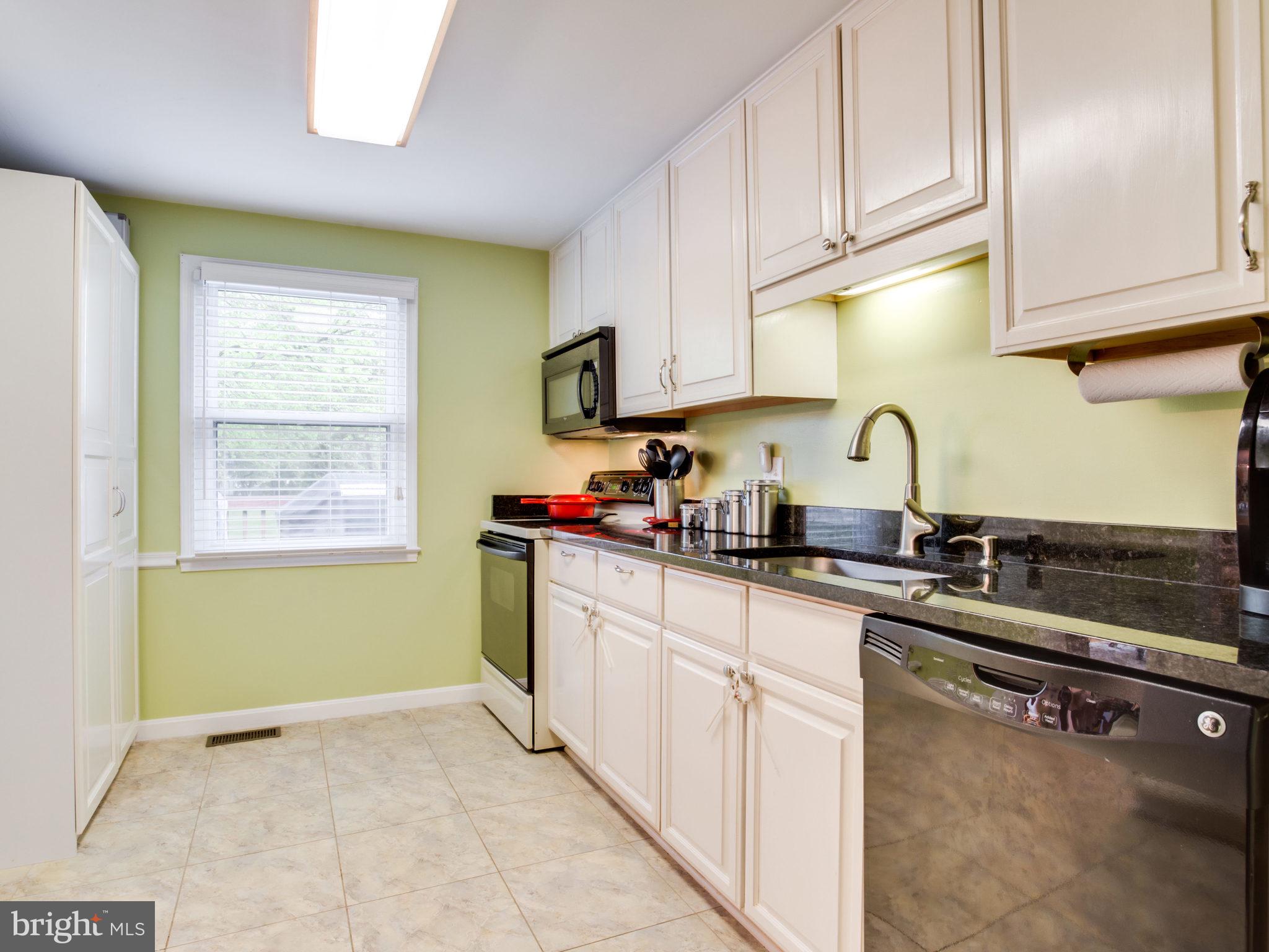 FOX MILL ESTATES - Residential Lease