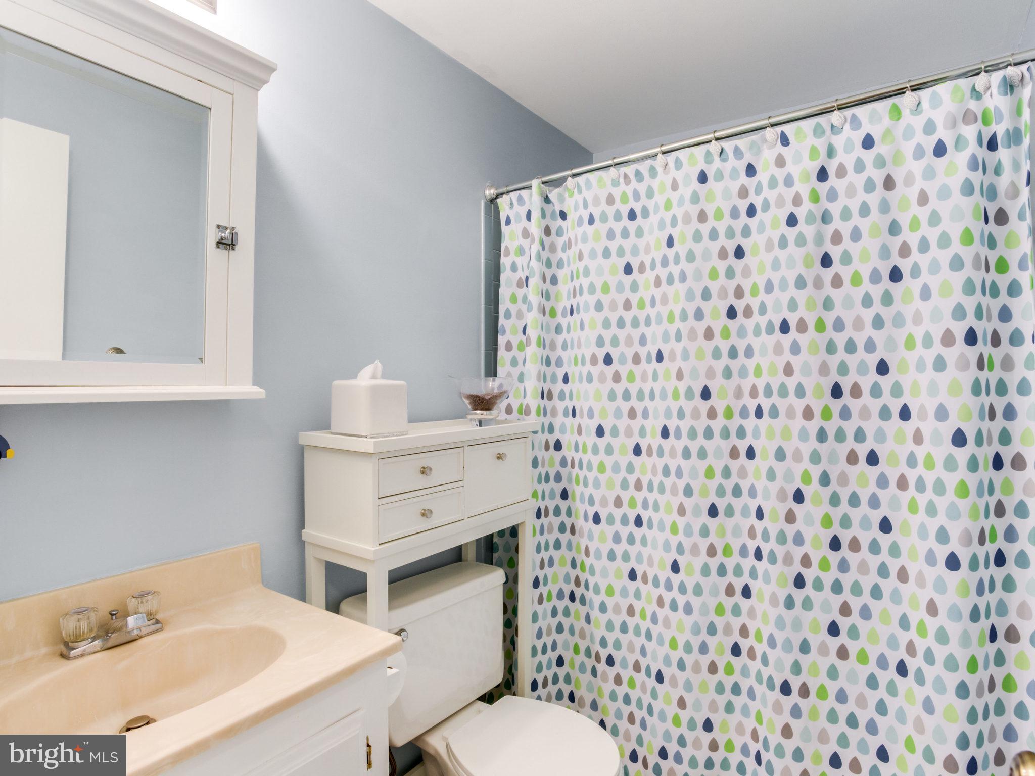 FOX MILL ESTATES - Residential Lease